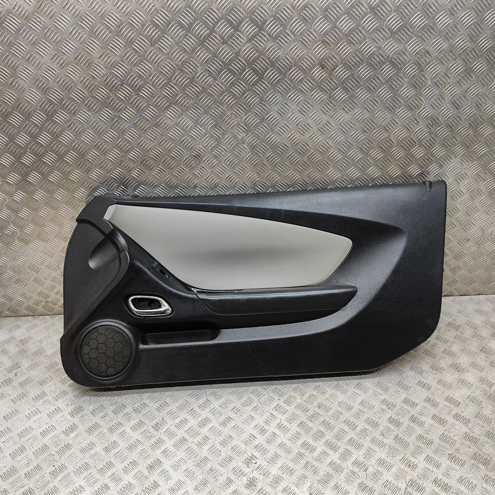 Chevrolet Camaro Front Right Door Panel Front Right Door Panel — CHEVROLET CAMARO (2009...