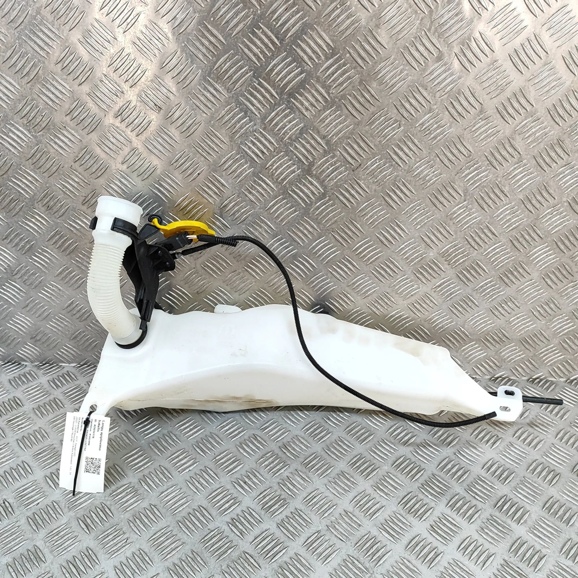 Jeep Avenger Window Washer Tank Window Washer Tank — JEEP AVENGER (J2) (2022-.....