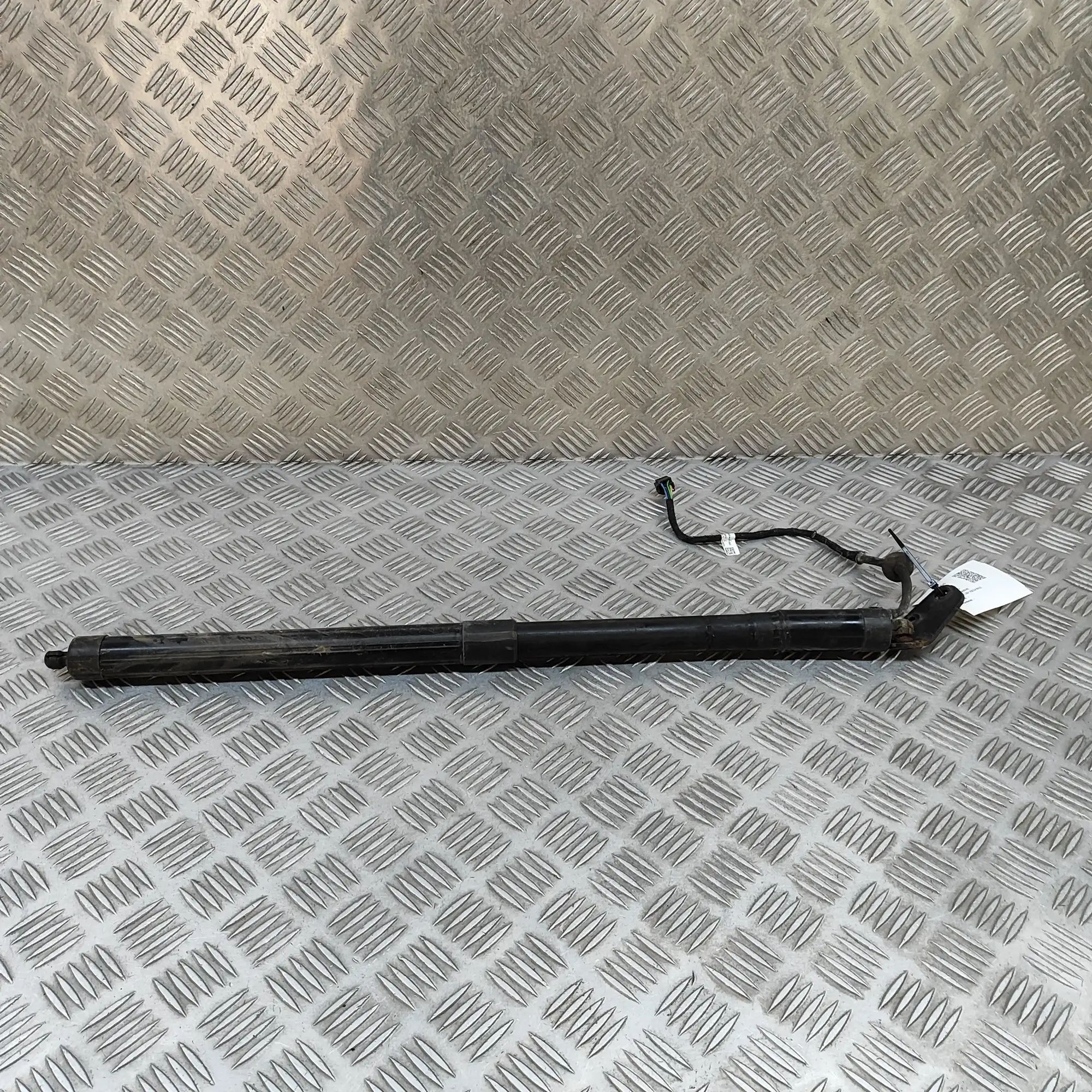 Porsche Cayenne Left Side Tailgate Gas Strut Left Side Tailgate Gas Strut — PORSCHE CAYENNE ...