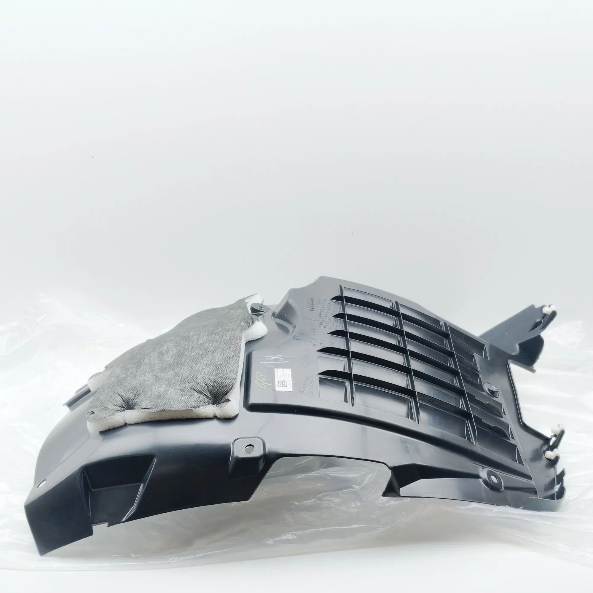 Land Rover Range Rover (L405) Wheel arch liner — front — right — front section Wheel arch liner — front — right — front sectio...