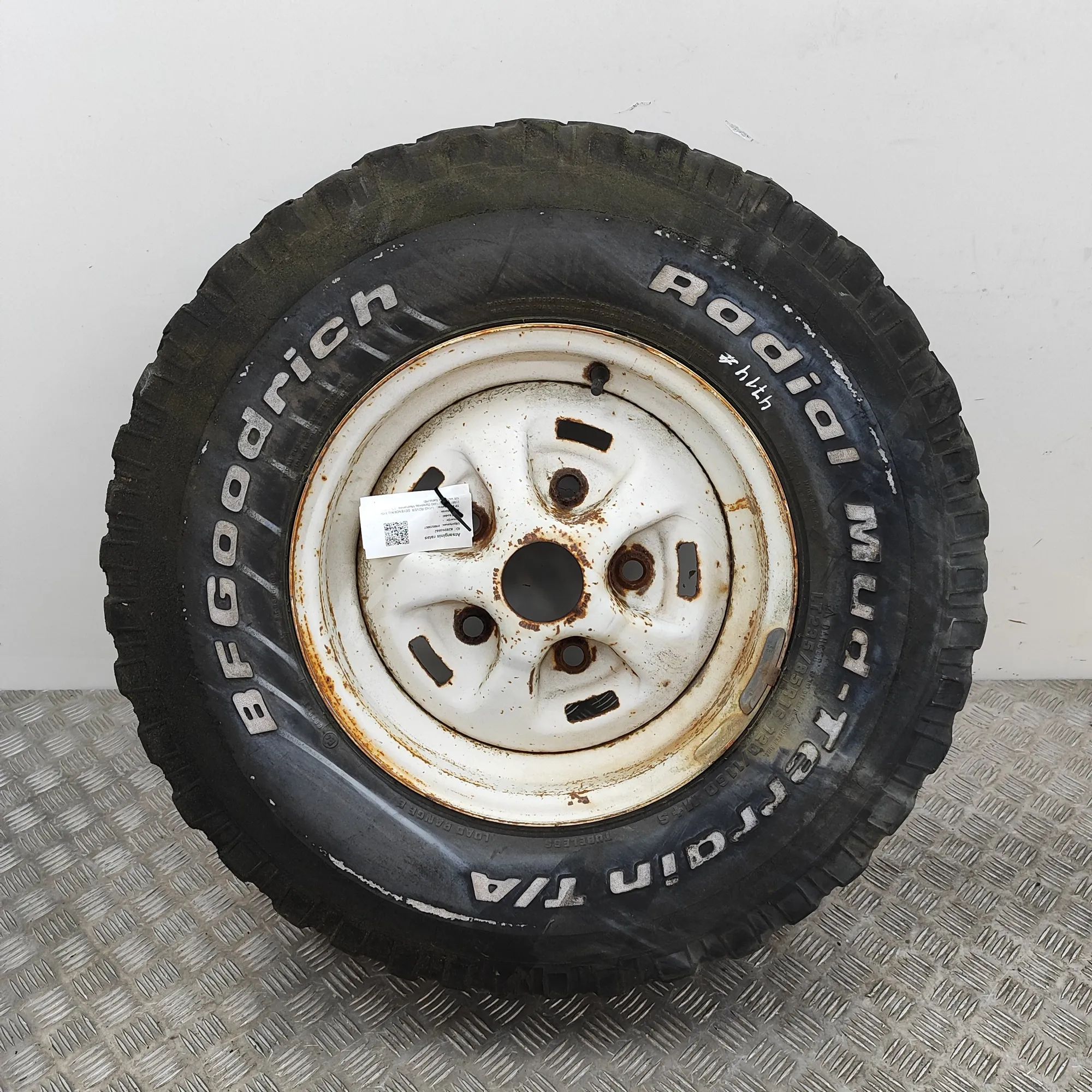 Land Rover Defender Spare Wheel Space Saver Spare Wheel Space Saver — LAND ROVER DEFENDER (...