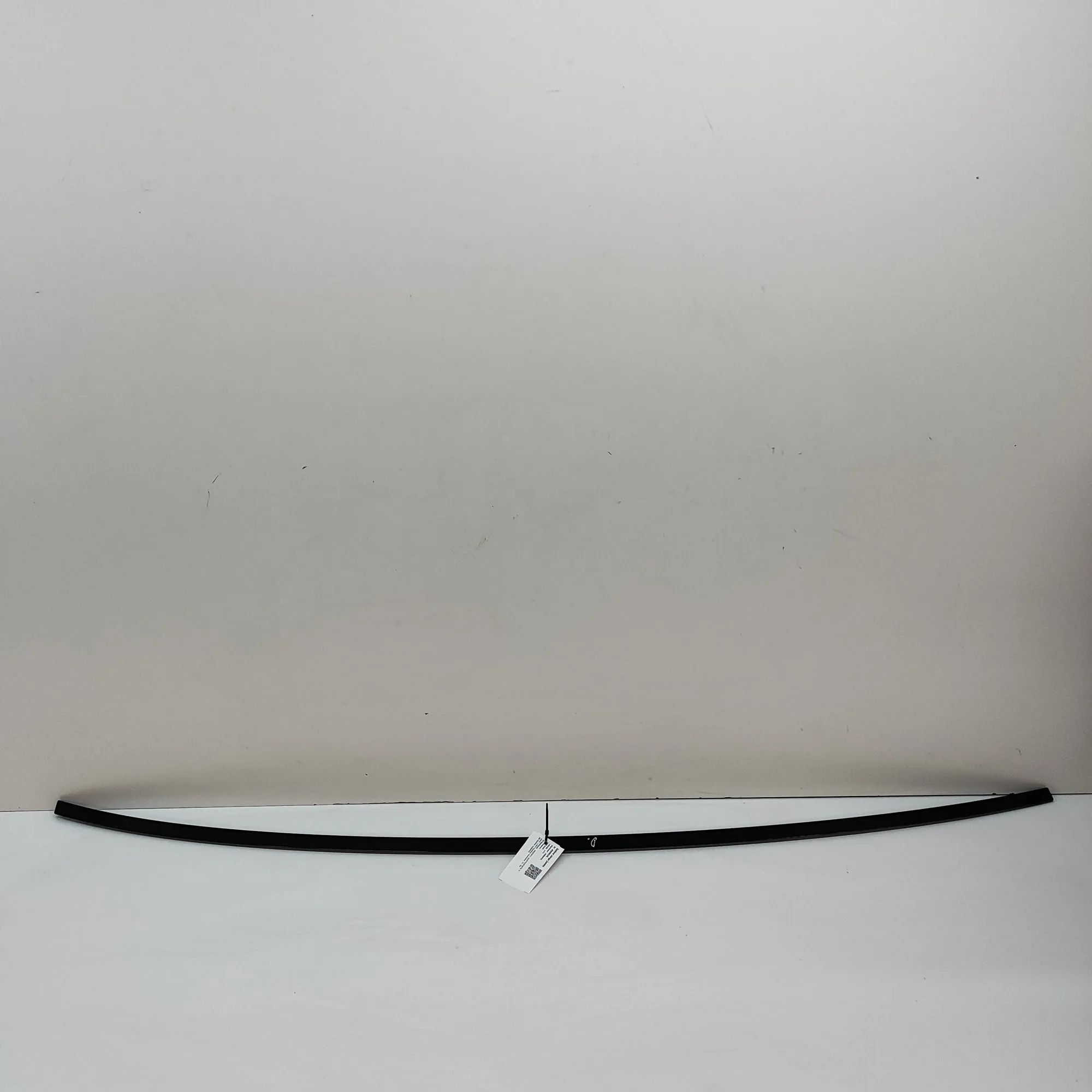 Maserati Quattroporte Right Side Roof Strip Trim Right Side Roof Strip Trim — MASERATI QUATTROPO...
