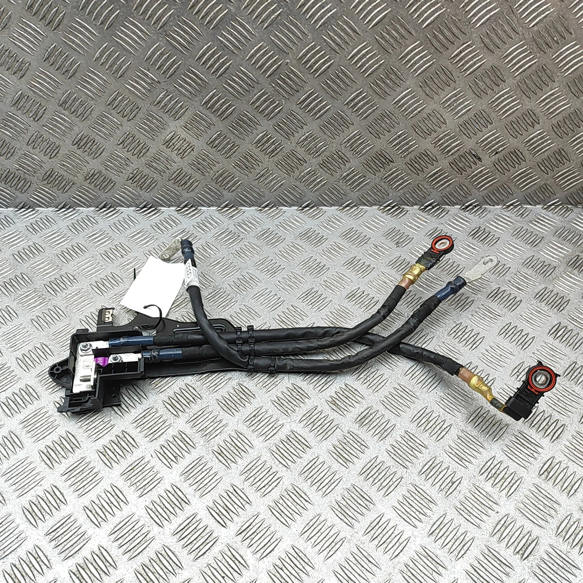 Audi Q5 (GU) Power Distribution Unit Power distribution unit — AUDI Q5 (GUB) (2025-....
