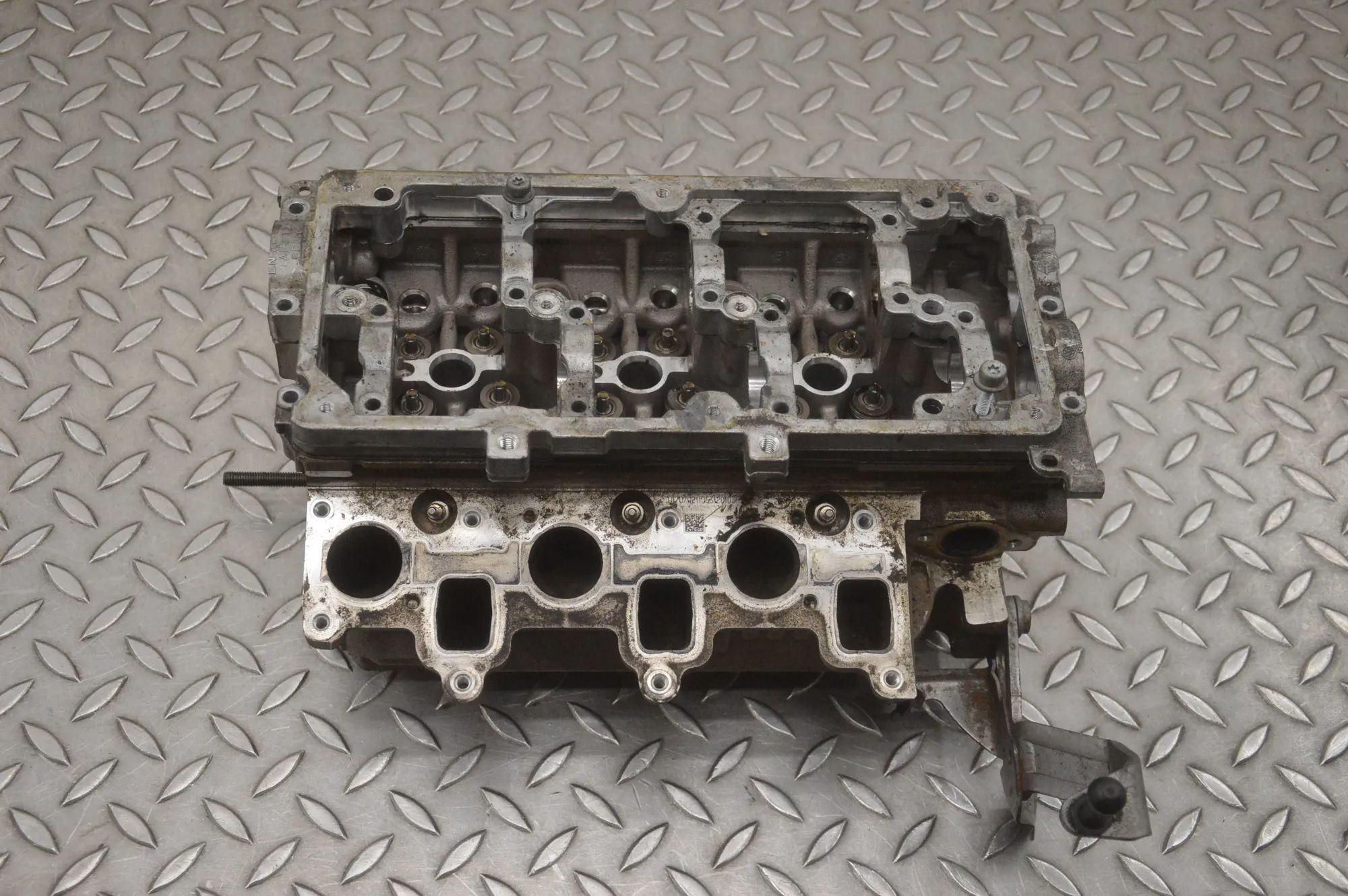 Volkswagen Polo Engine Cylinder Head Engine Cylinder Head — VW POLO (6R, 6C) (2009-....