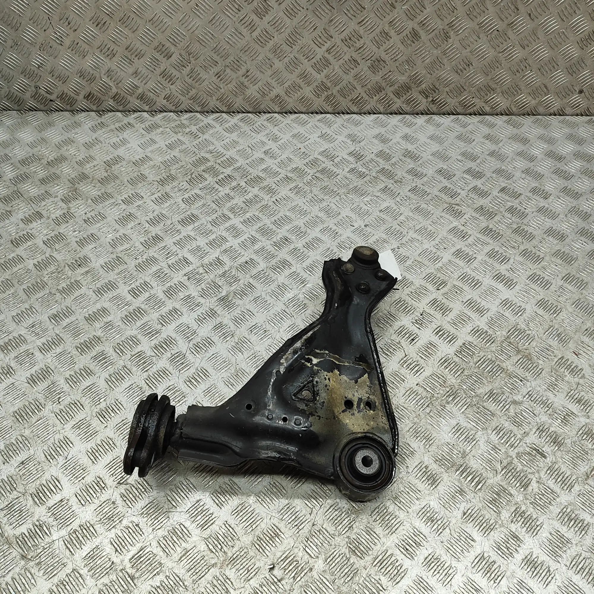 Mercedes-Benz V / Vito / EQV (W447) Front Left Lower Control Arm Front Left Lower Control Arm — MERCEDES BENZ VI...