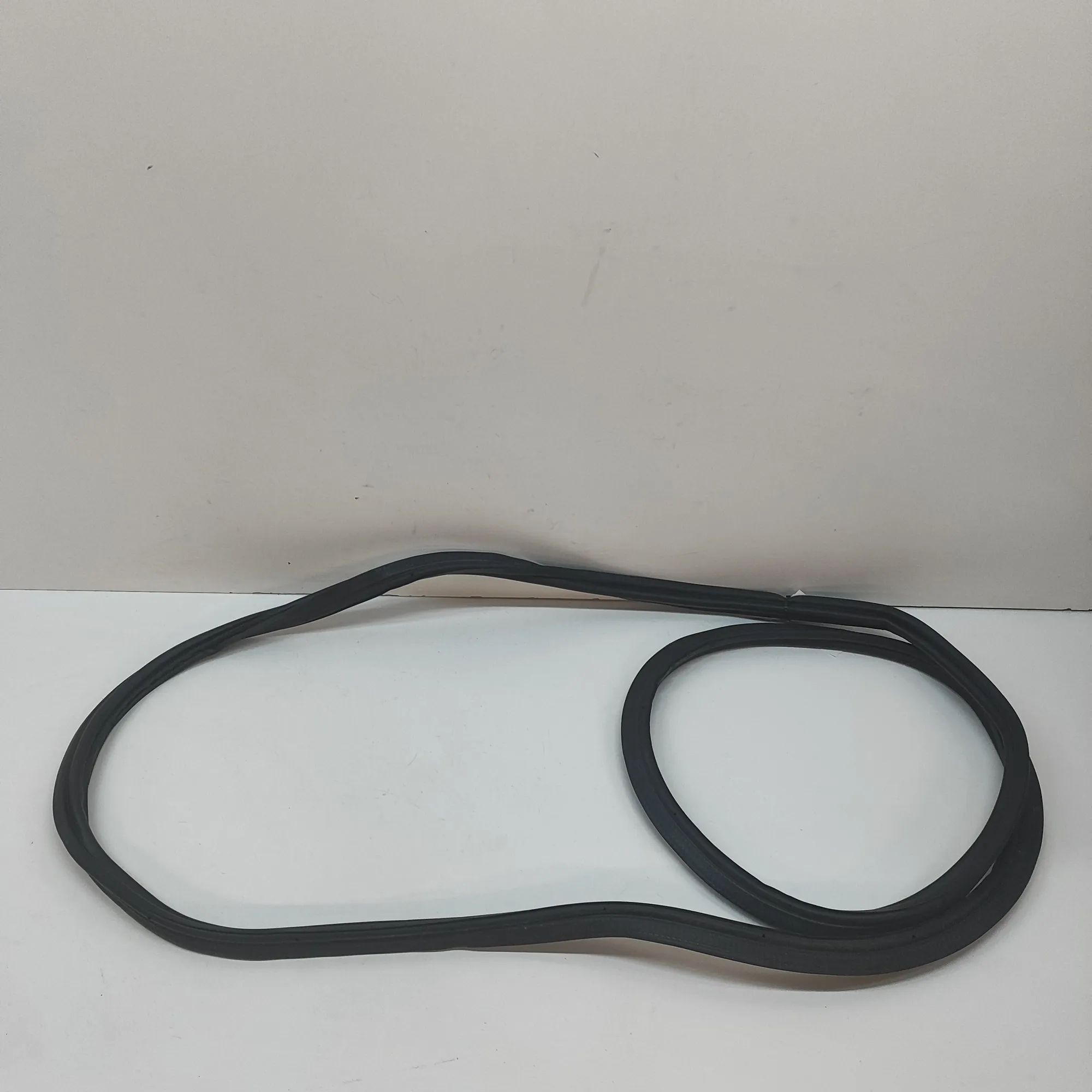 Land Rover Range Rover Sport (L461) Tailgate rubber seal Tailgate rubber seal — LAND ROVER RANGE ROVER S...