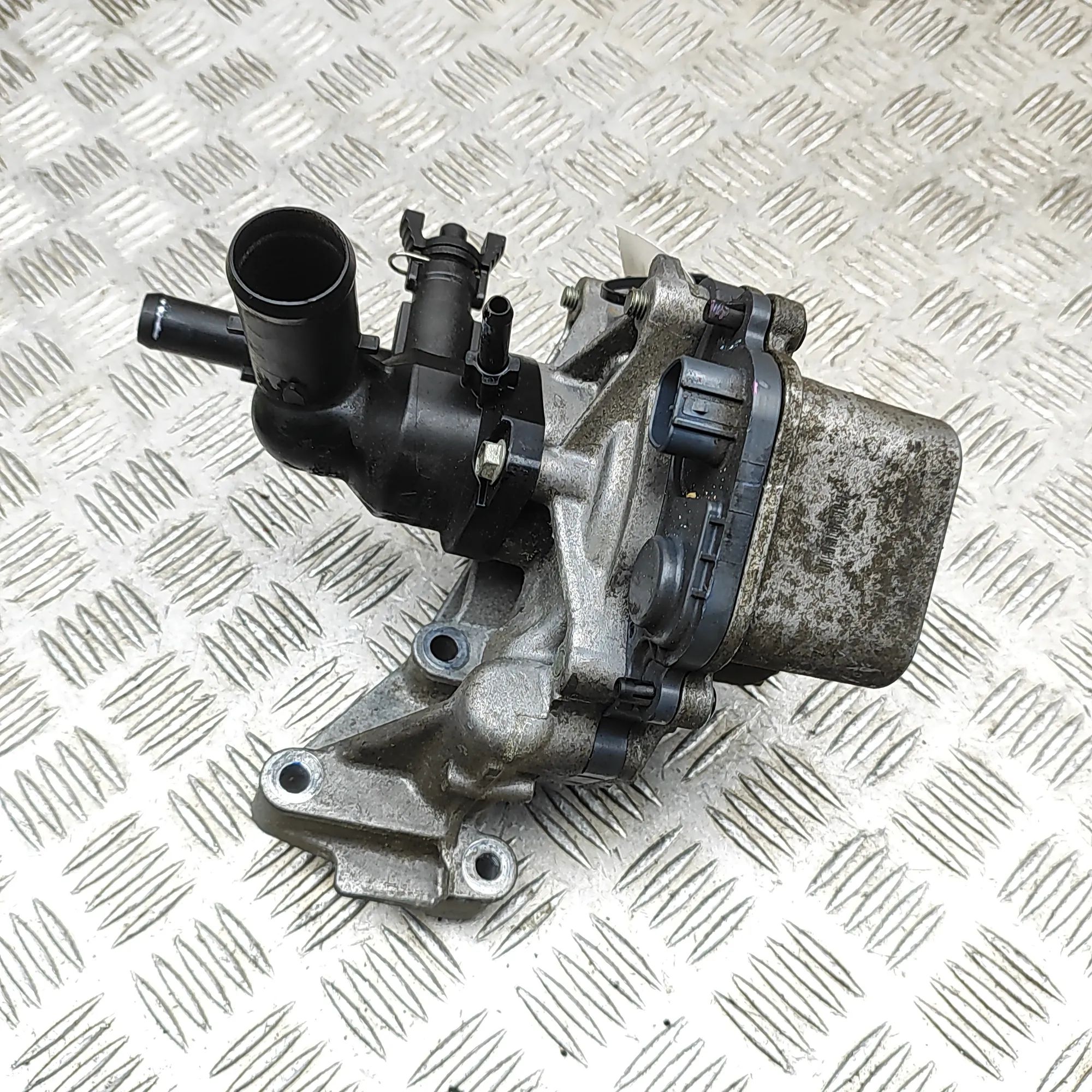 Toyota Yaris vesipumppu Water pump — TOYOTA YARIS (_P13_) (2010-...) — ...