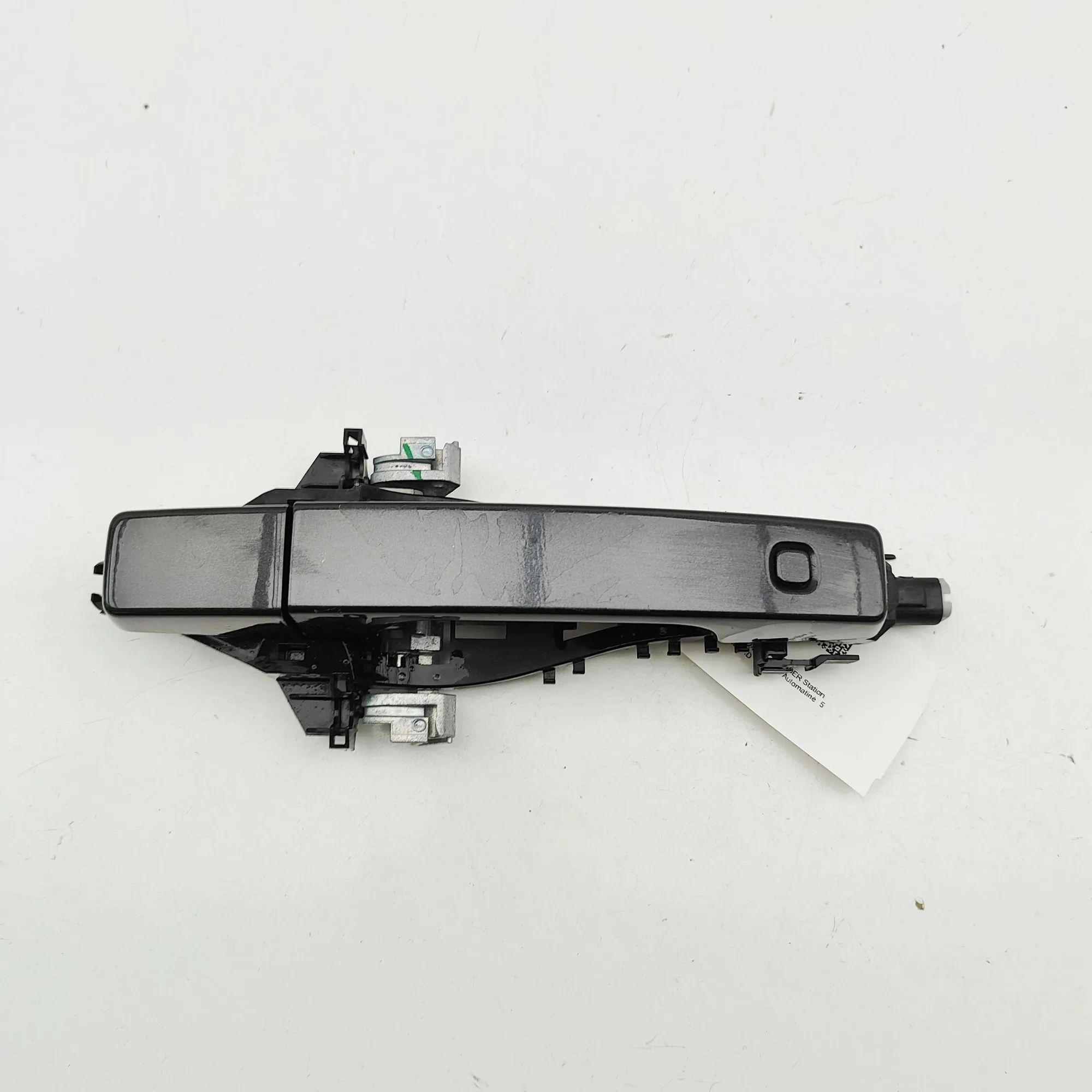 Land Rover Defender Exterior door handle — front left Exterior door handle — front left — LAND ROVER ...
