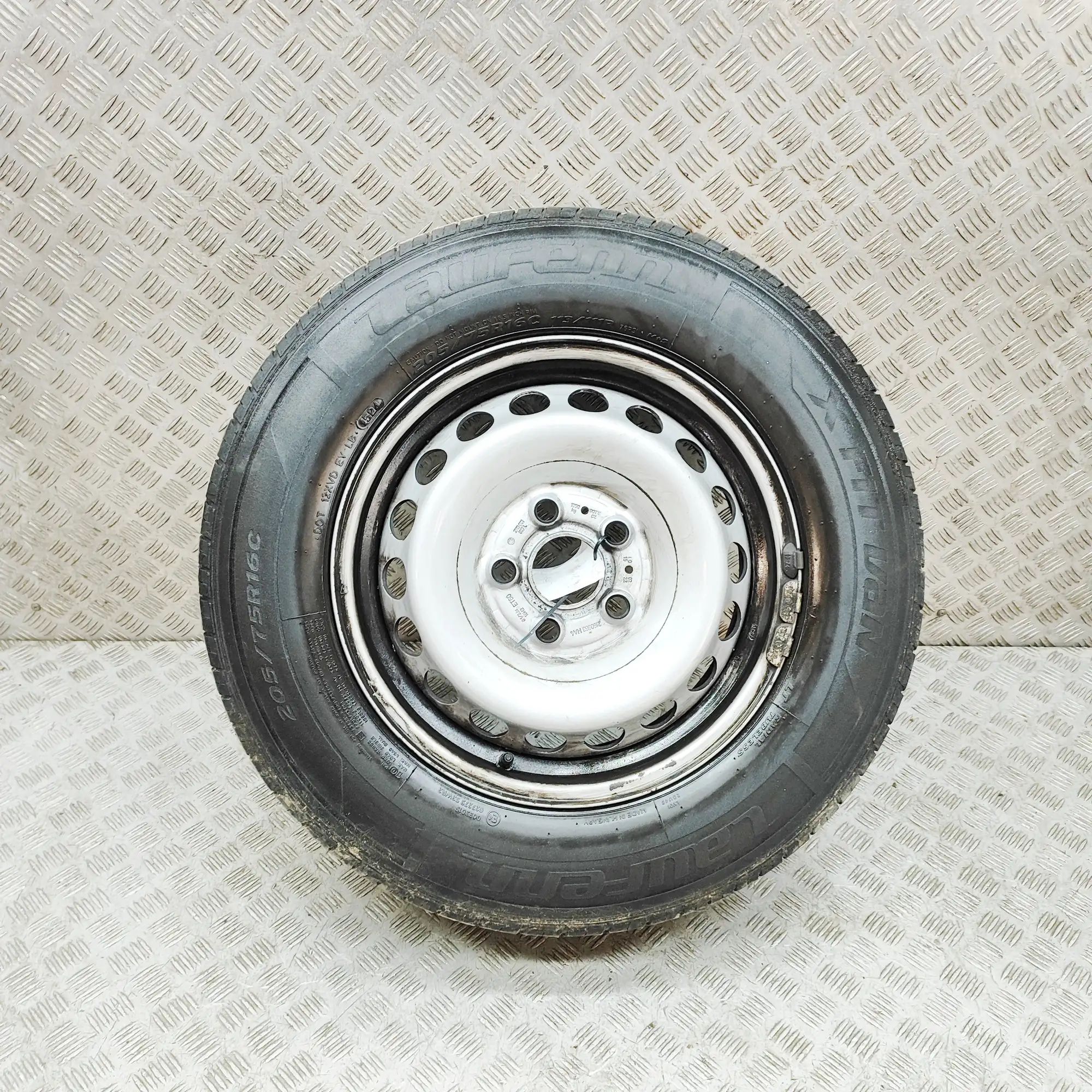 Volkswagen Crafter Alloy Wheel Alloy wheel — VW CRAFTER (Van SY_) (2016-...) —...