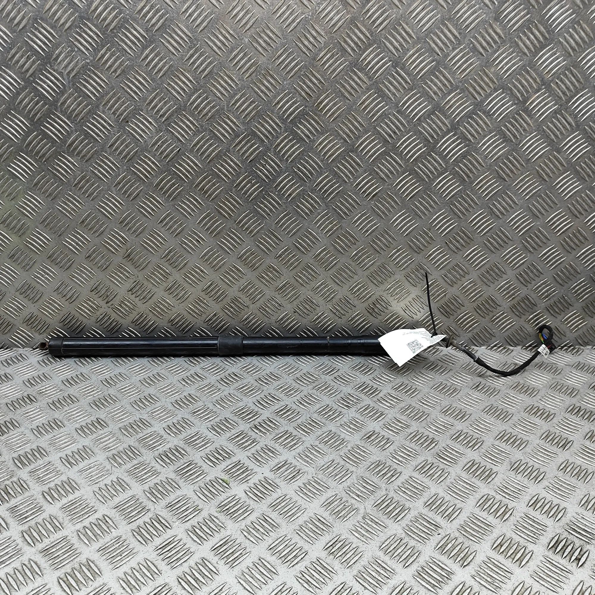 Porsche Cayenne Left Side Tailgate Gas Strut Left Side Tailgate Gas Strut — PORSCHE CAYENNE ...