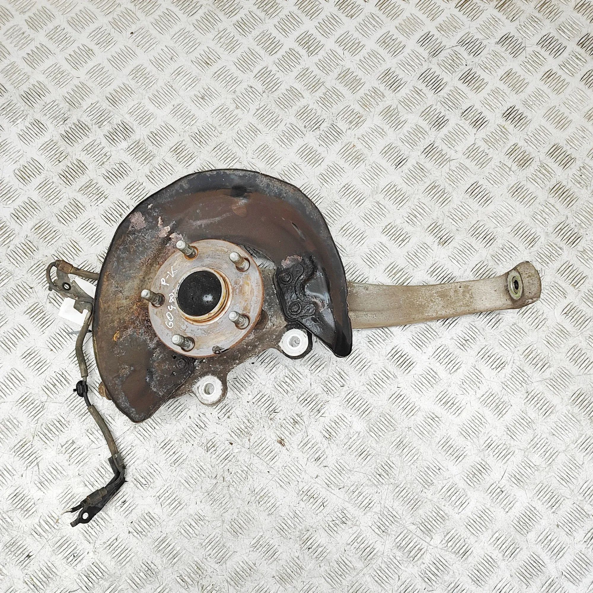 Lexus GS Front Left Wheel Hub Front Left Wheel Hub — LEXUS GS (_L1_) (2011-.....