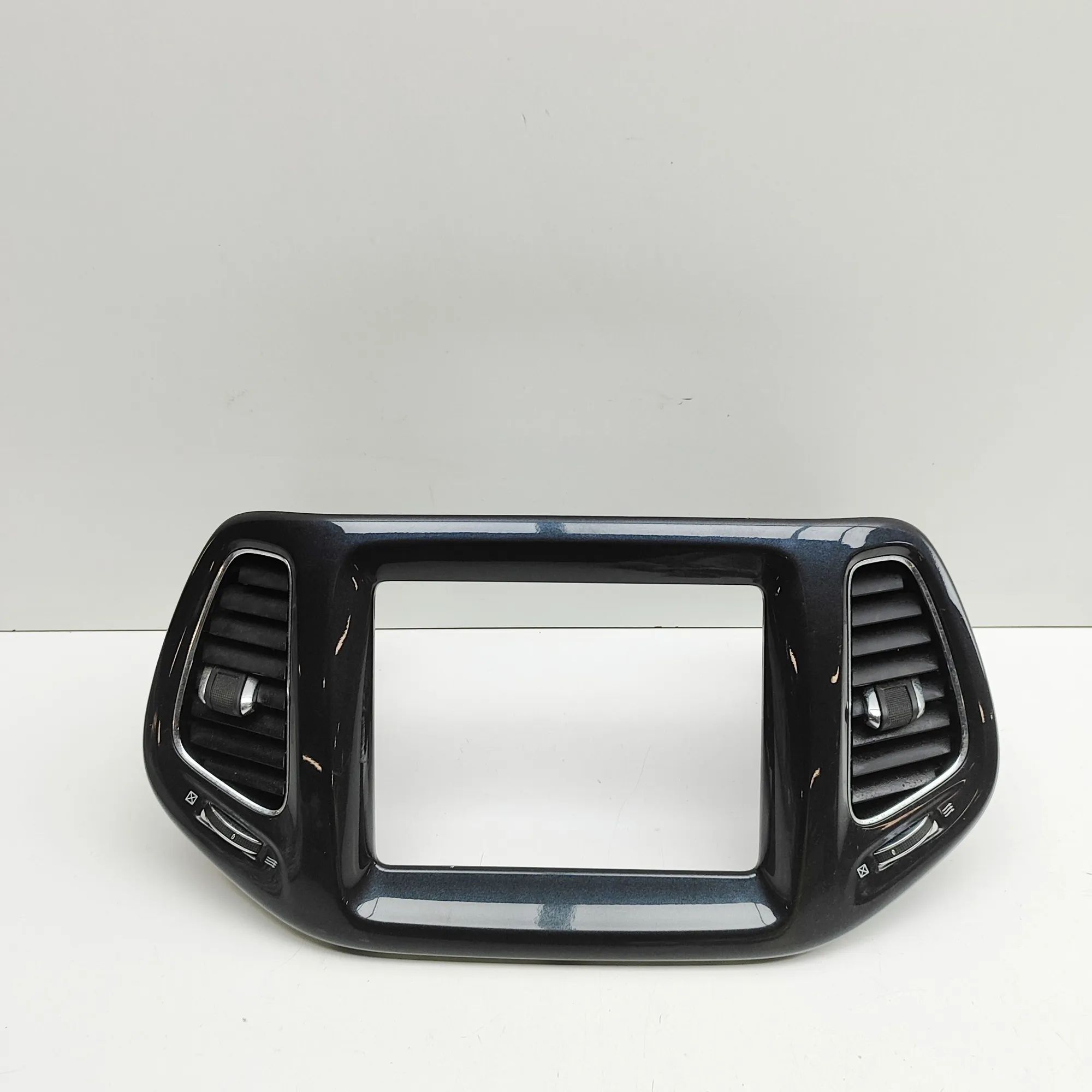 Jeep Compass Navigation screen trim Navigation screen trim — JEEP COMPASS (MP) (201...