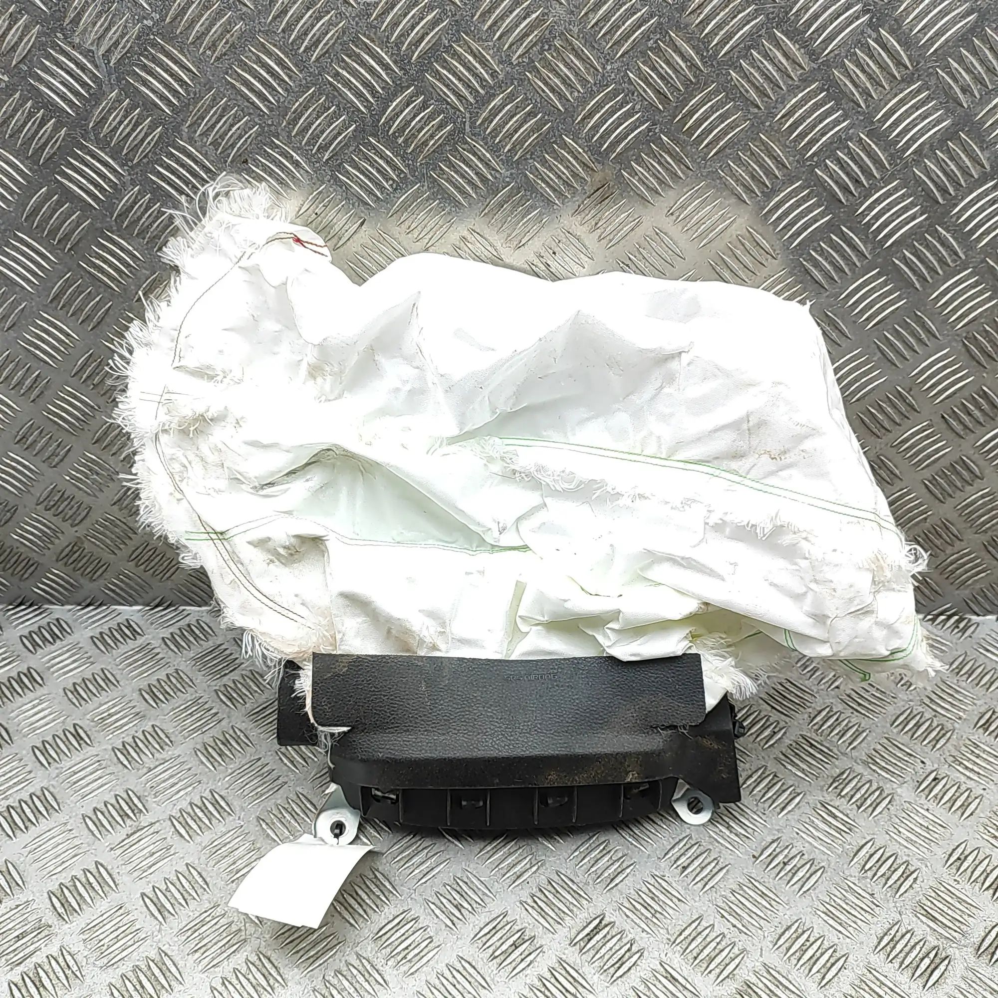 Isuzu  D-Max Knee Safety Bag SRS Knee Safety Bag SRS — ISUZU D-MAX (II TFR, TFS)...