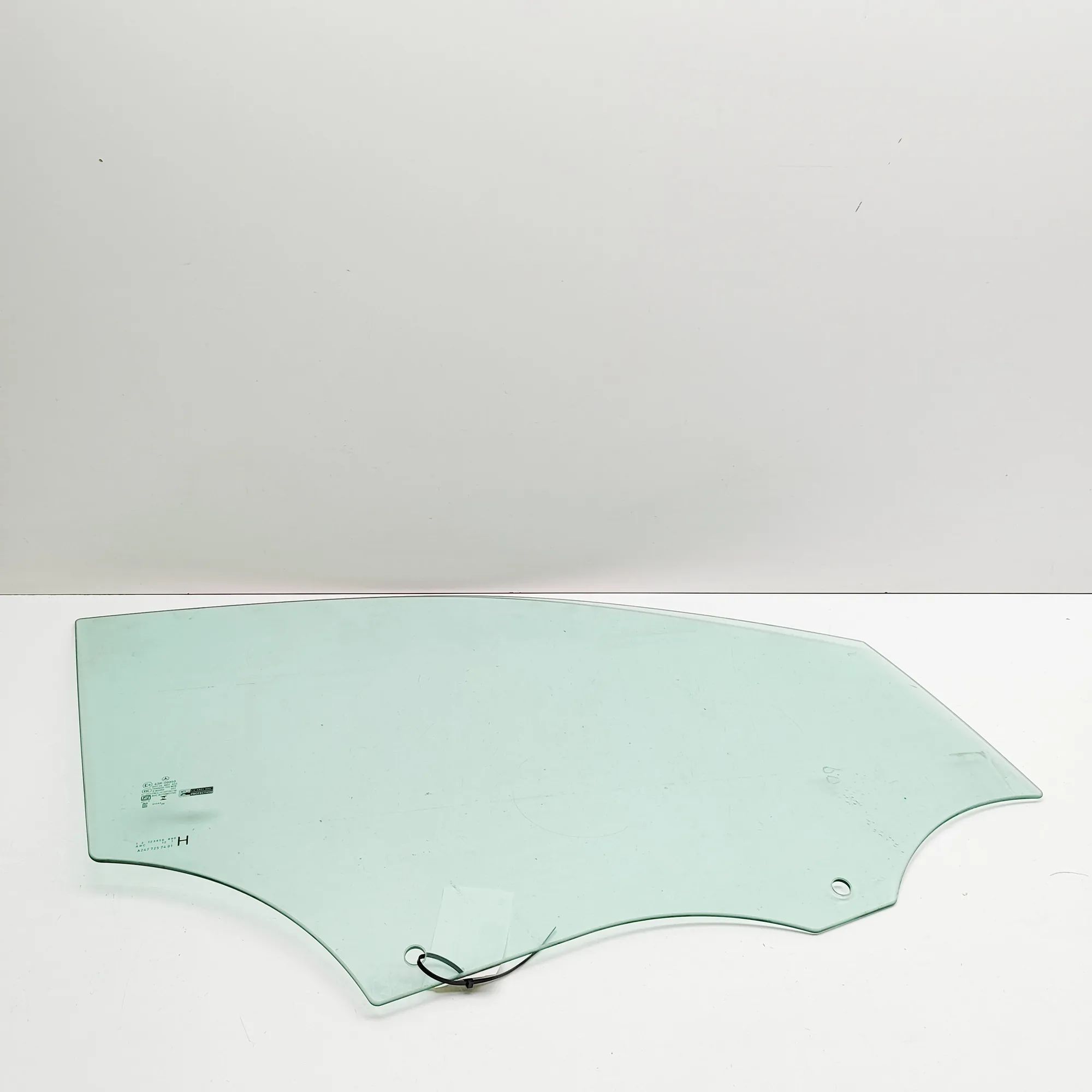 Mercedes-Benz A (W177) Front Right Door Window Front Right Door Window — MERCEDES BENZ EQAH243...