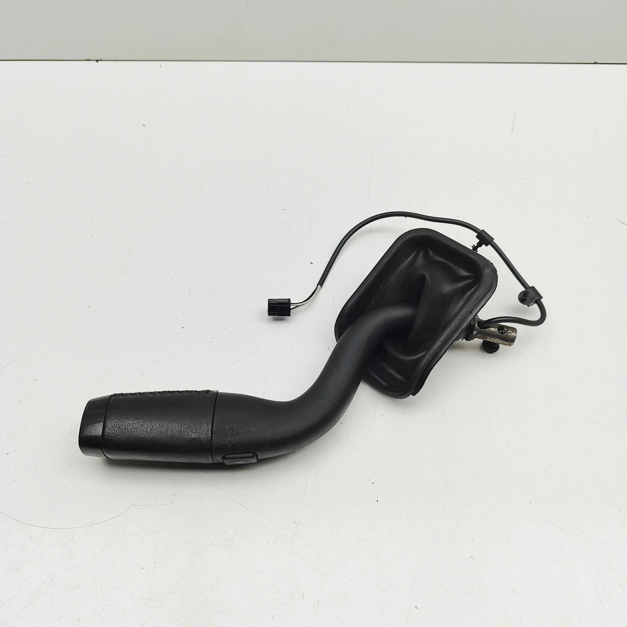 Cadillac Escalade Steering Wheel Gear Shifter Paddle Steering Wheel Gear Shifter Paddle — CADILLAC E...