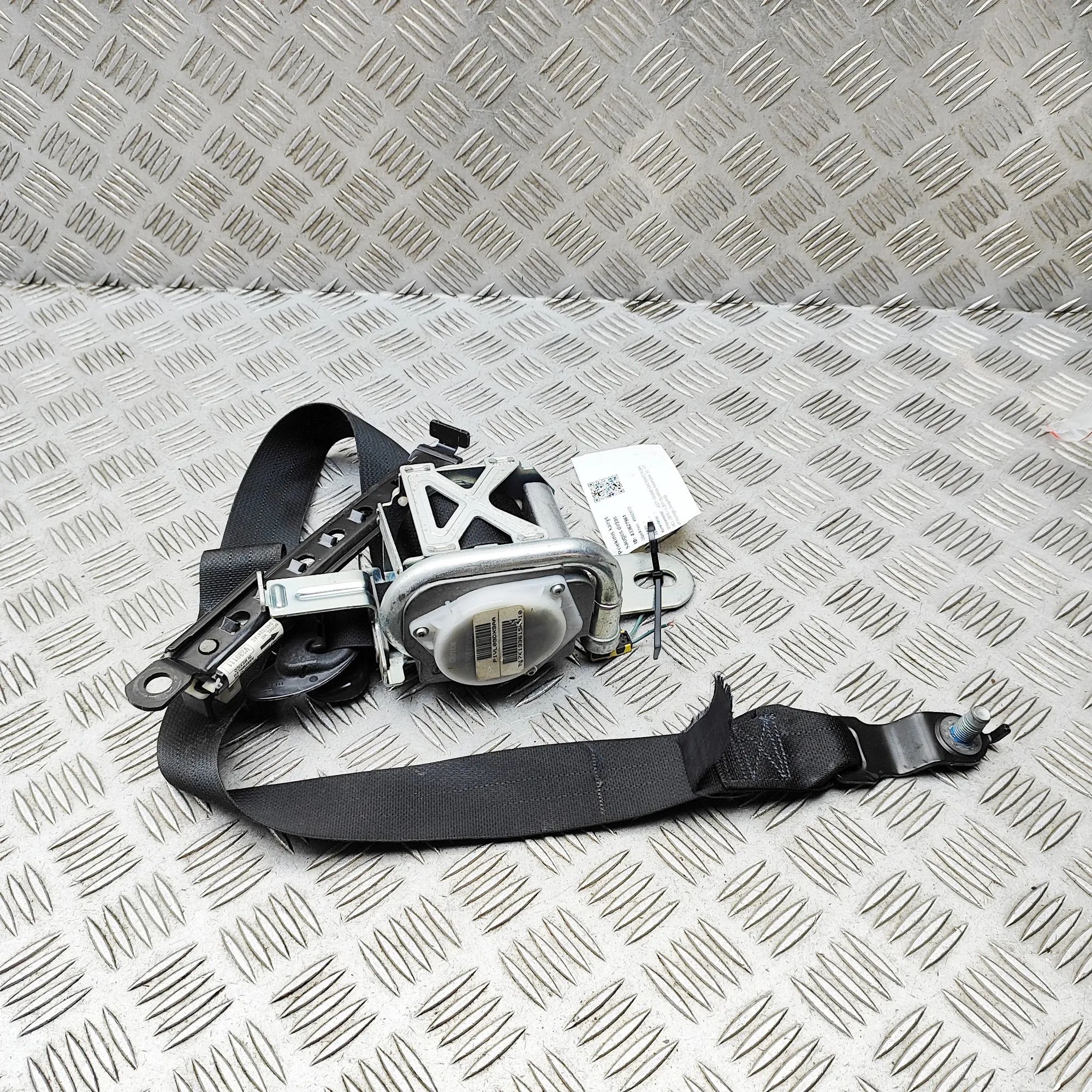 Jeep Grand Cherokee (WK) Front Left Seatbelt