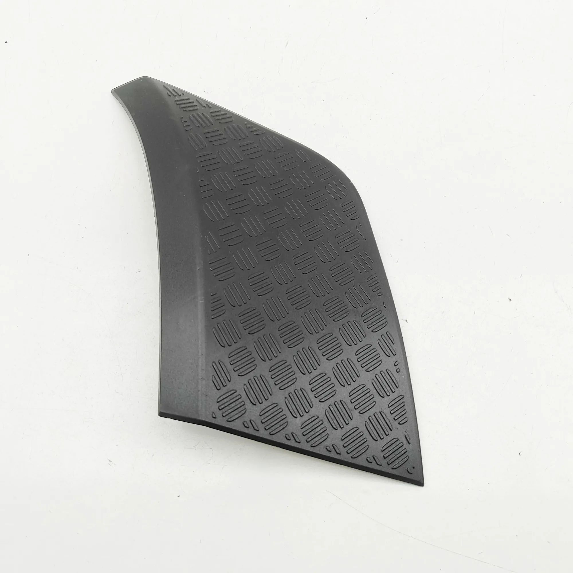 Land Rover Defender Fender moulding — front right Fender moulding — front right — LAND ROVER DEFE...