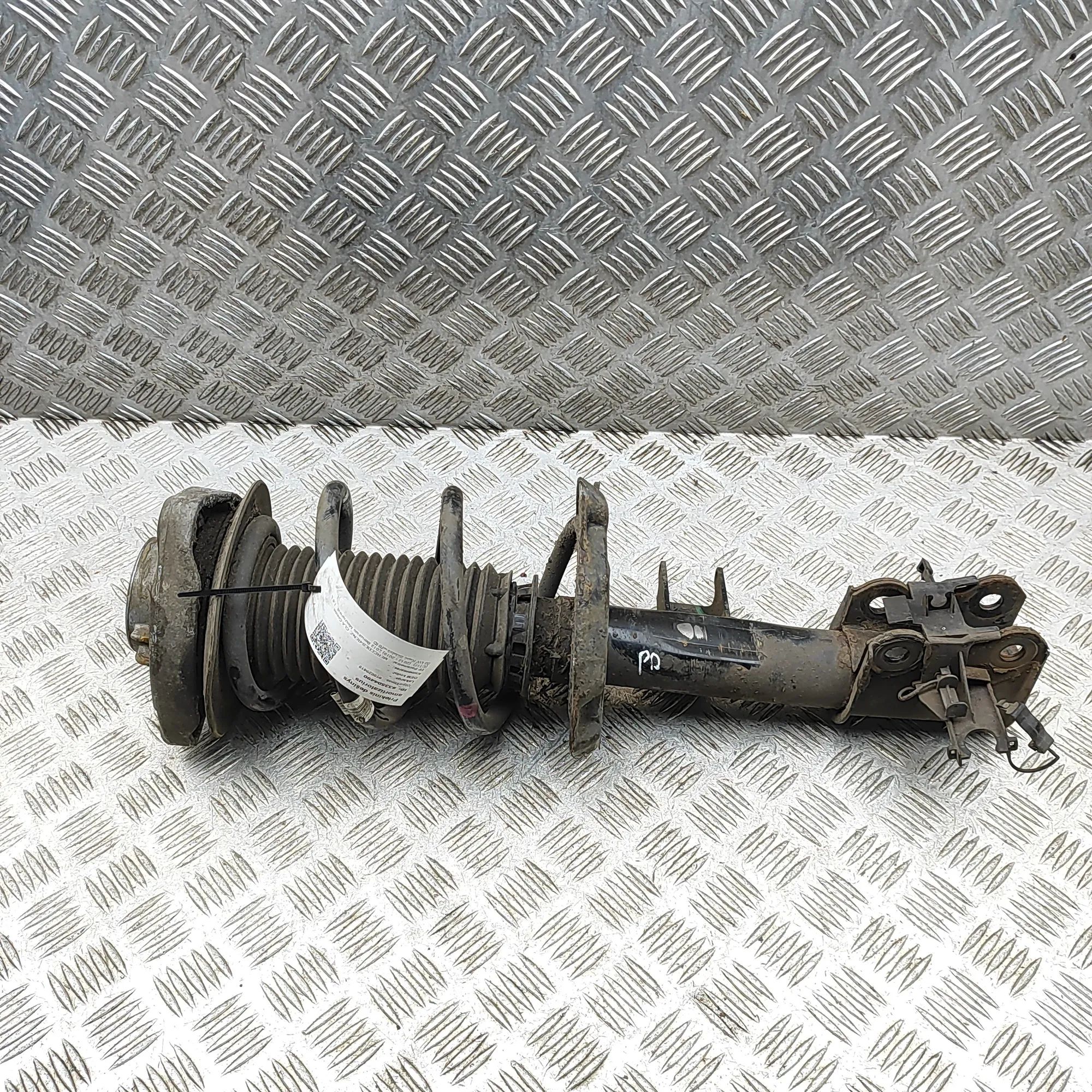 Mercedes-Benz CLA (C117) Shock absorber — front right Shock absorber — front right — MERCEDES BENZ CL...