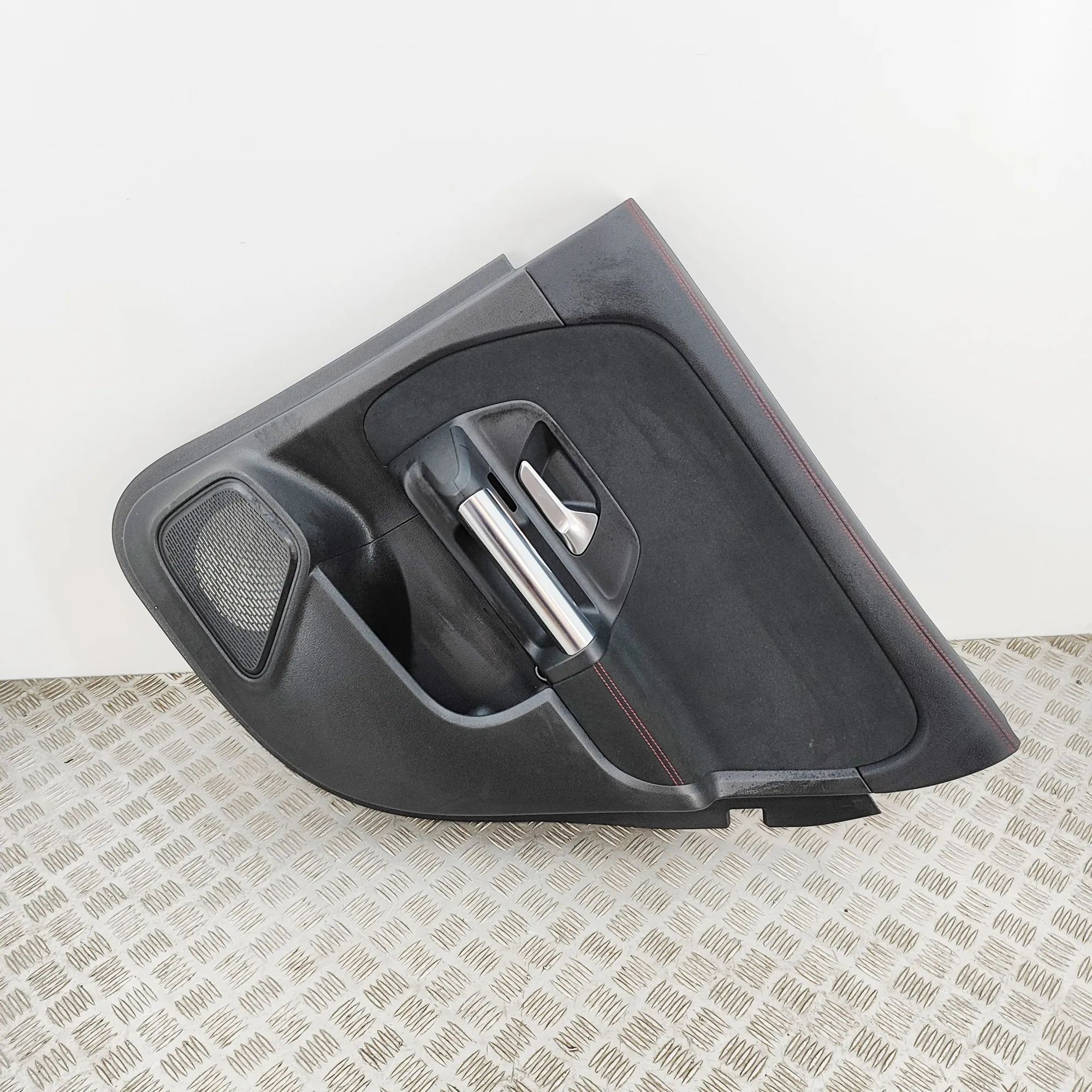 Mercedes-Benz GLA (X156) Rear Right Door Panel Rear Right Door Panel — MERCEDES BENZ GLA (H247...