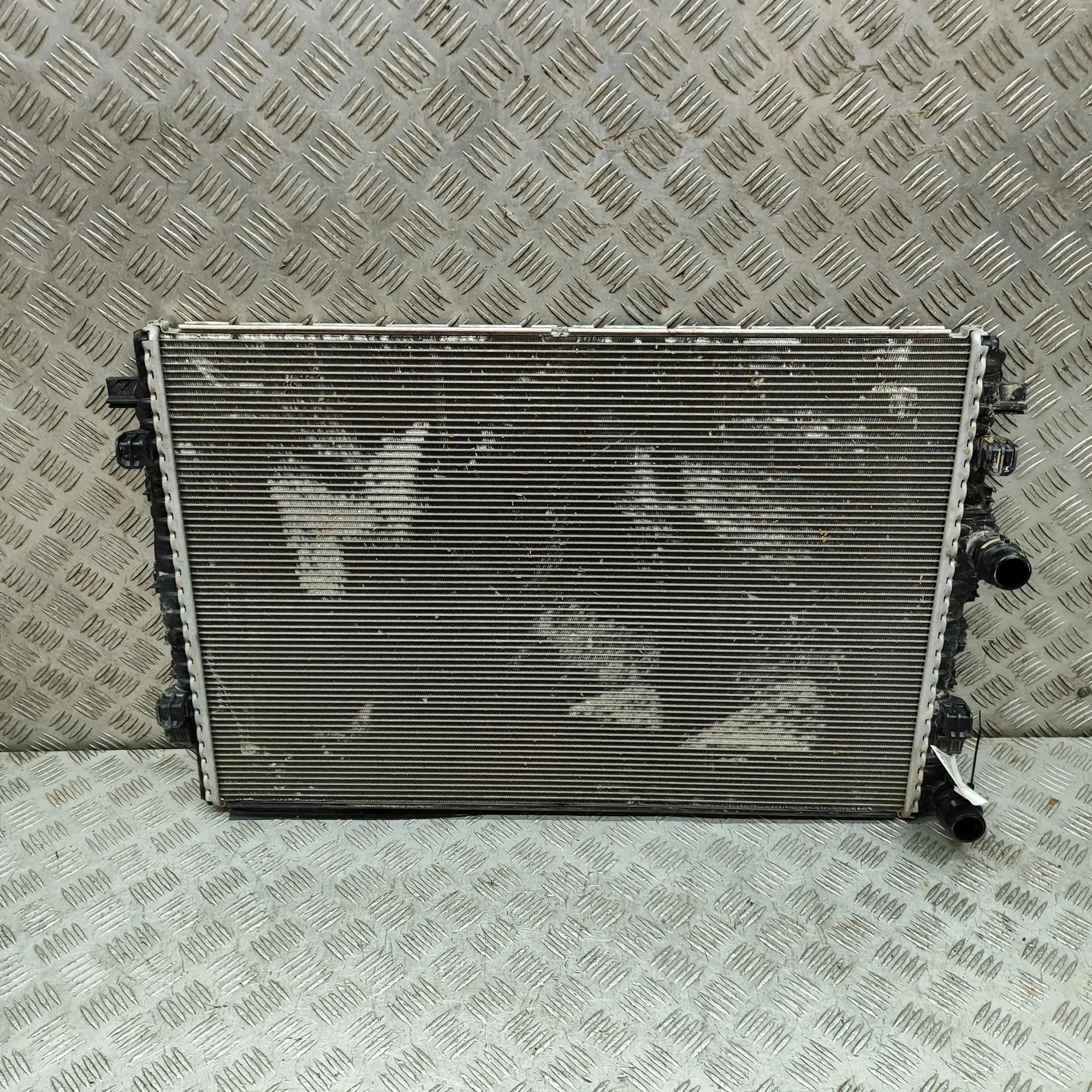 Audi Q3 (F3) Cooling Radiator Cooling Radiator — AUDI Q3 (F3) (2018-...) — 5W...