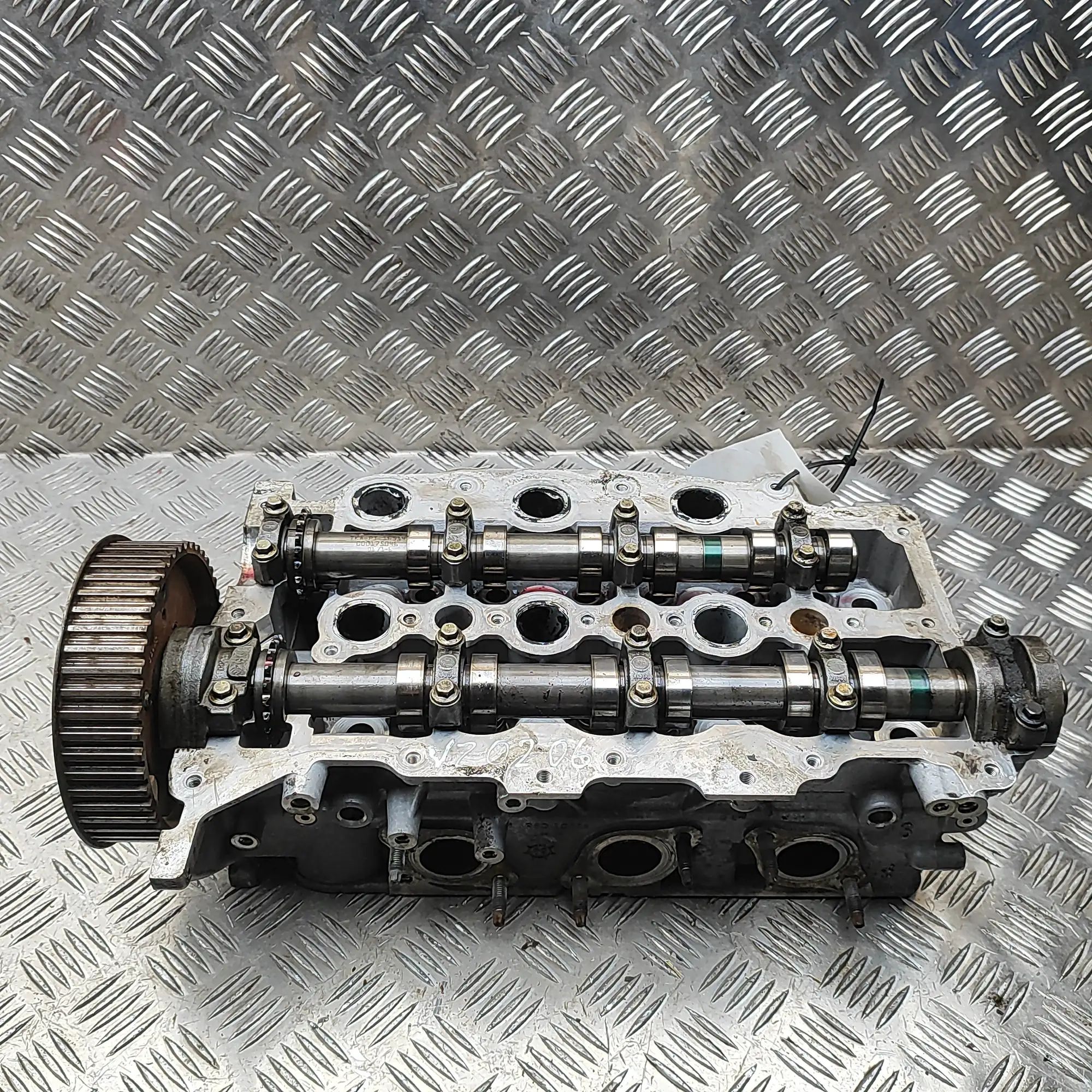 Jaguar S-Type Left Side Engine Head Left Side Engine Head — JAGUAR S-TYPE (X200) (1...