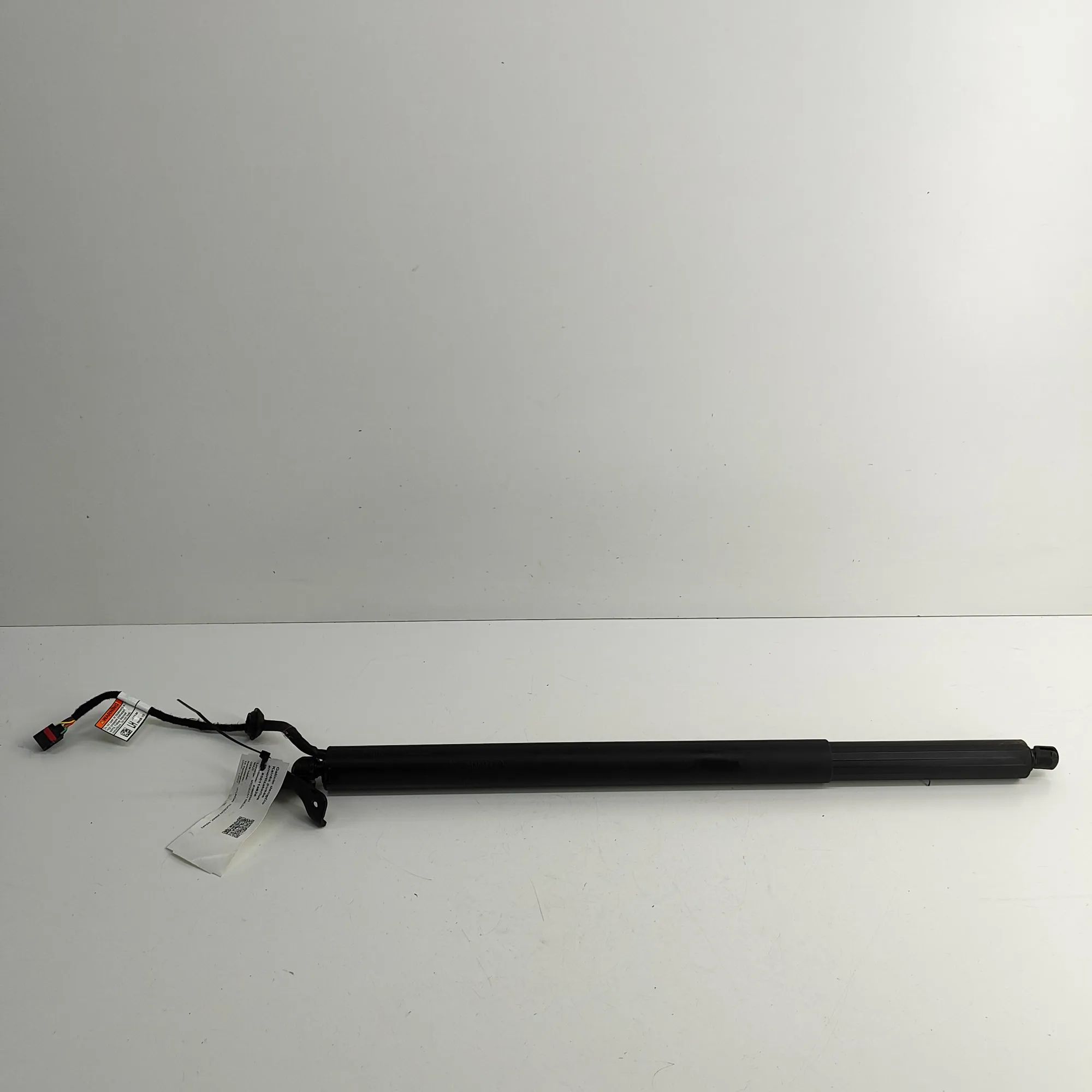 Hyundai Tucson Left Side Tailgate Gas Strut Left Side Tailgate Gas Strut — HYUNDAI TUCSON (...