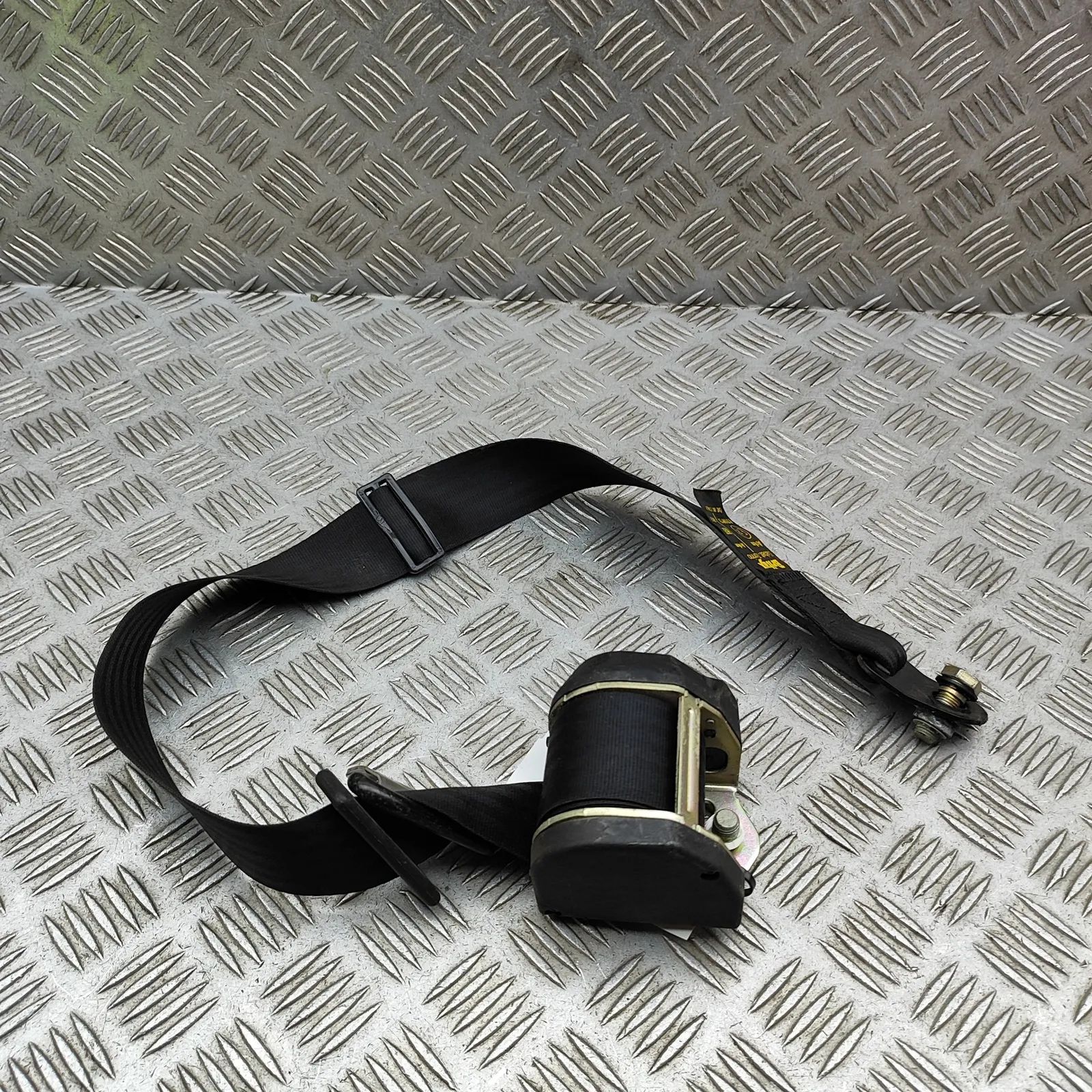 Maserati Biturbo (2, 4, Spyder, Karif) Front Right Seatbelt Front Right Seatbelt — MASERATI 425 (1987-1994)...