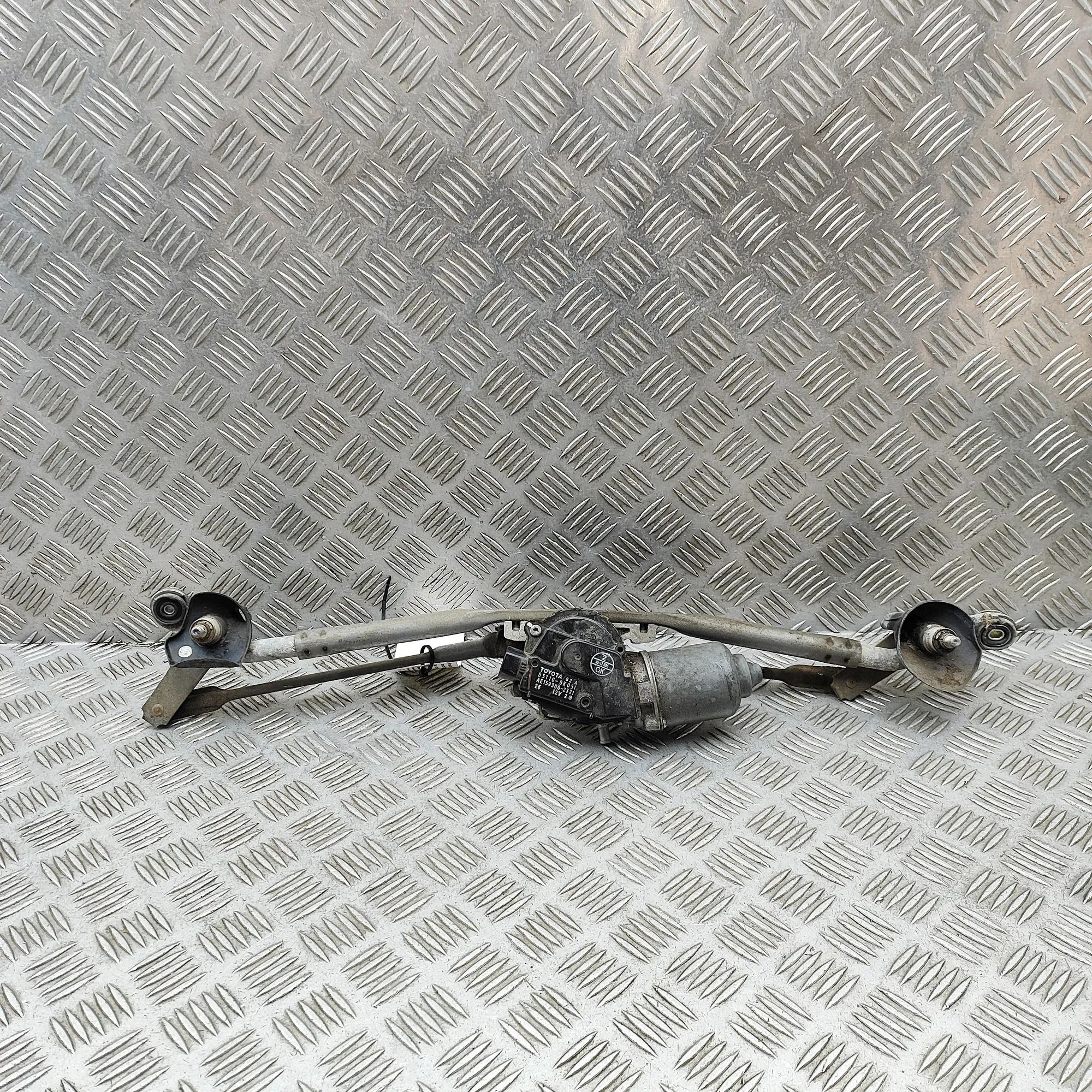 Toyota Hilux Front Windshield Wiper Mechanism Front Windshield Wiper Mechanism — TOYOTA HILUX...