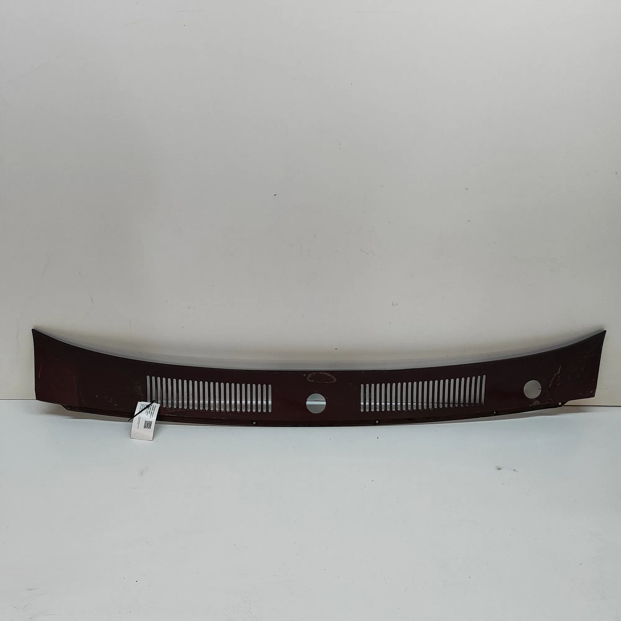 Toyota Land Cruiser 80 Front Wiper Cowl Trim Front Wiper Cowl Trim — TOYOTA LAND CRUISER (90...