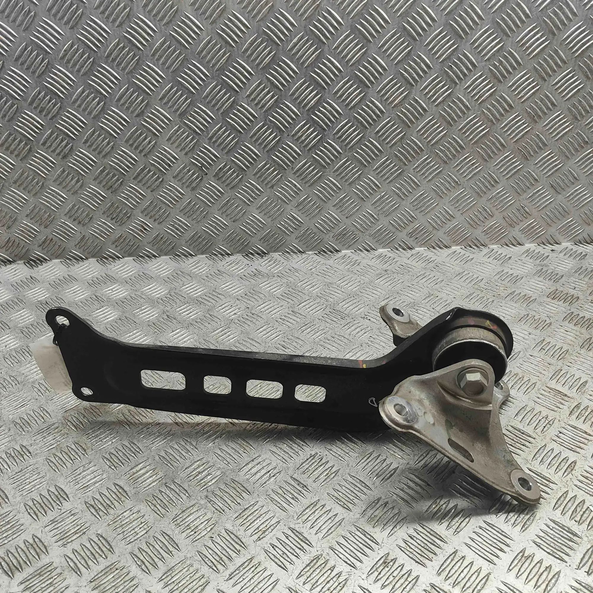 Chevrolet Malibu Control arm — rear right Control arm — rear right — CHEVROLET MALIBU (20...