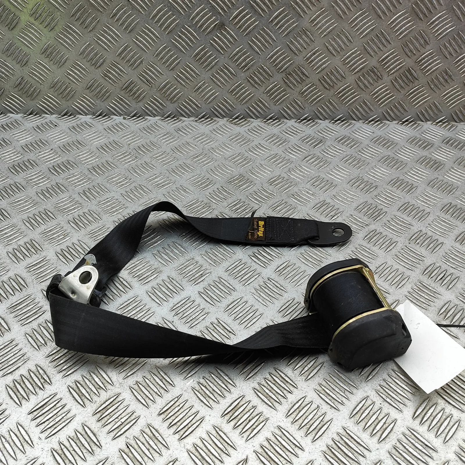 Maserati Biturbo (2, 4, Spyder, Karif) Front Left Seatbelt Front Left Seatbelt — MASERATI 425 (1987-1994) ...