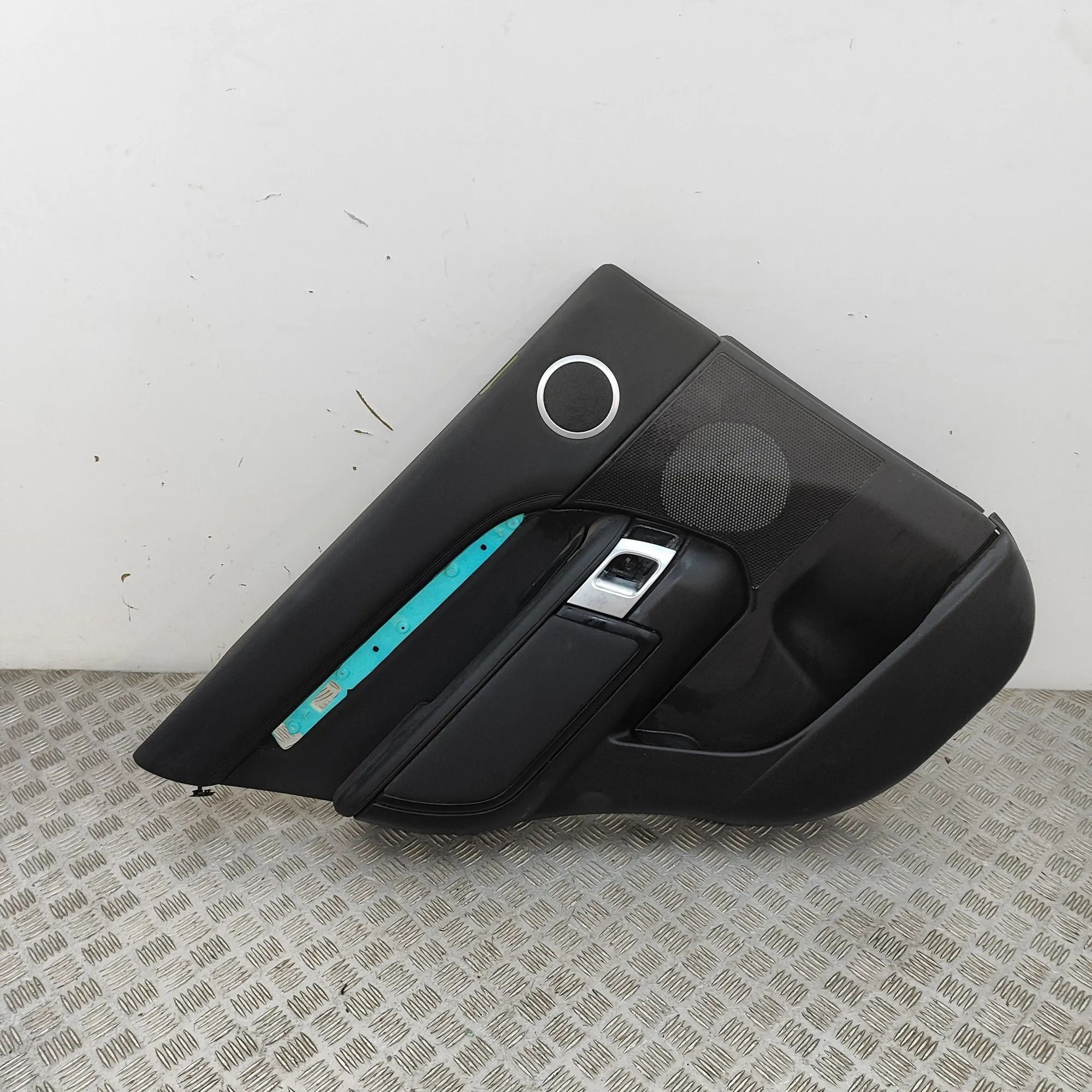 Land Rover Discovery Rear Left Door Panel Rear Left Door Panel — LAND ROVER DISCOVERY (V ...