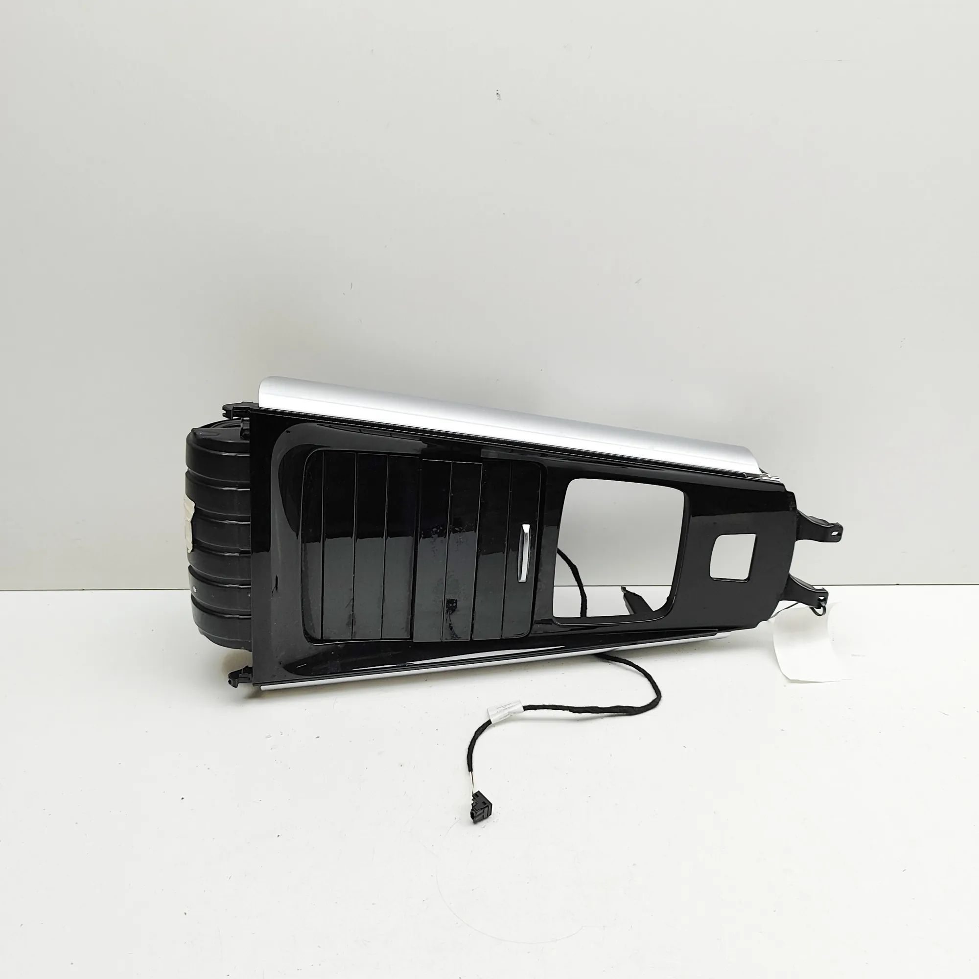 Mercedes-Benz GLA (X156) Centre console trim Centre console trim — MERCEDES BENZ GLA (H247) ...