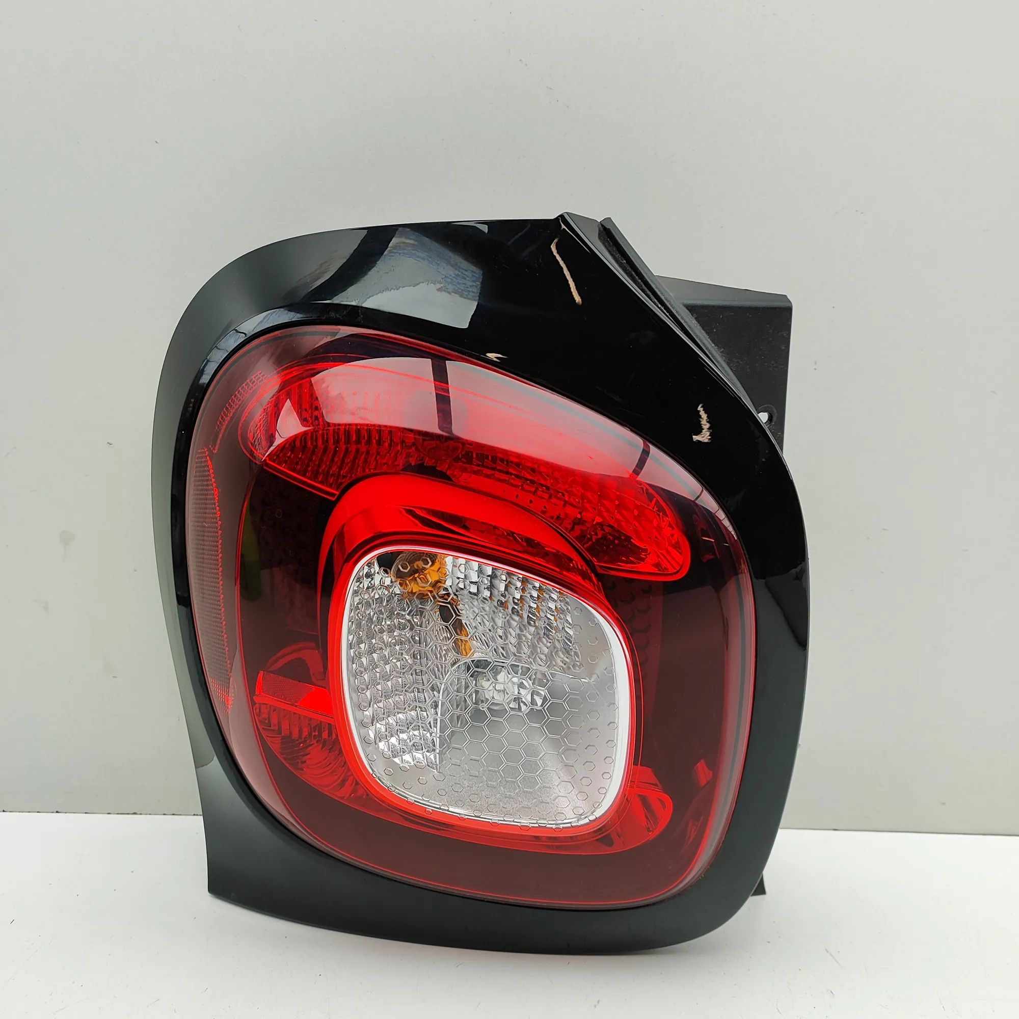 Smart ForTwo Rear Left Tail Light Rear Left Tail Light — SMART FORTWO (Coupe 453)...