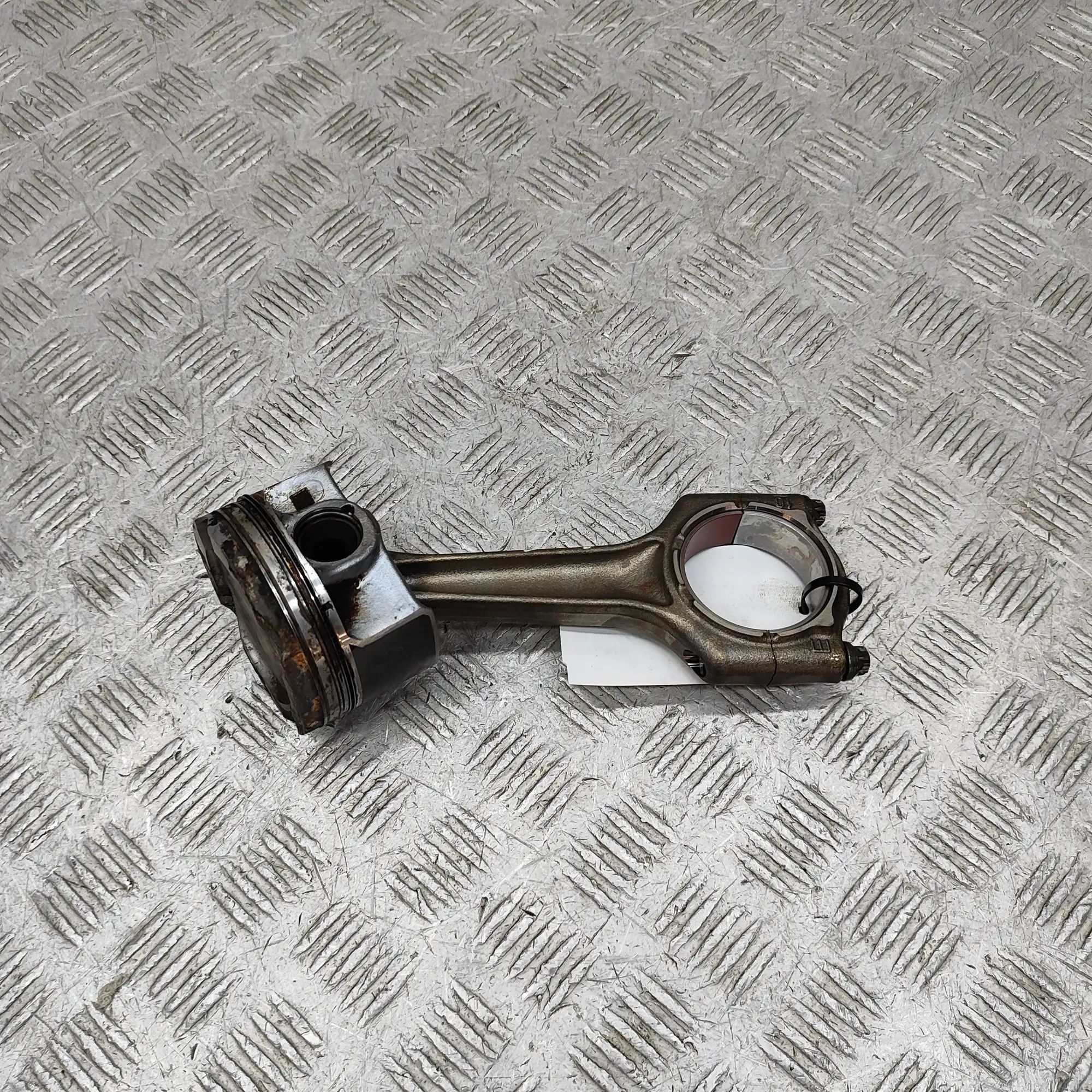 BMW X2 (F39) Piston Piston — BMW X2 (F39) (2018-...) — 9468869,8623...