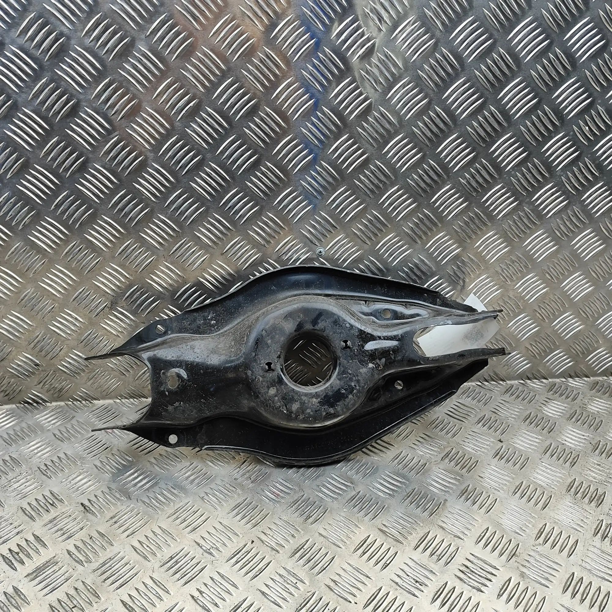 Mercedes-Benz A (W177) Rear Right Lower Control Arm Rear Right Lower Control Arm — MERCEDES BENZ C-...