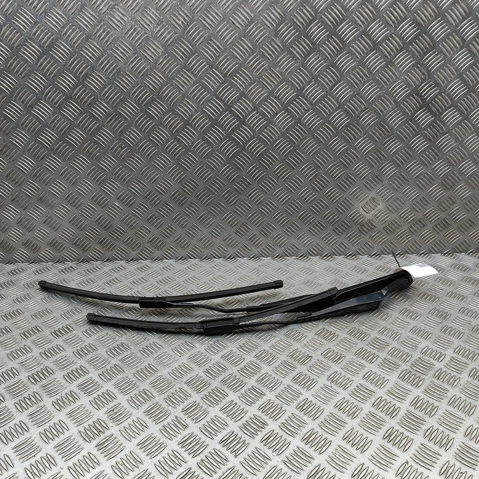 Porsche 911 (991) Front Wiper Arms Front Wiper Arms — PORSCHE 911 (991) (2011-2020...