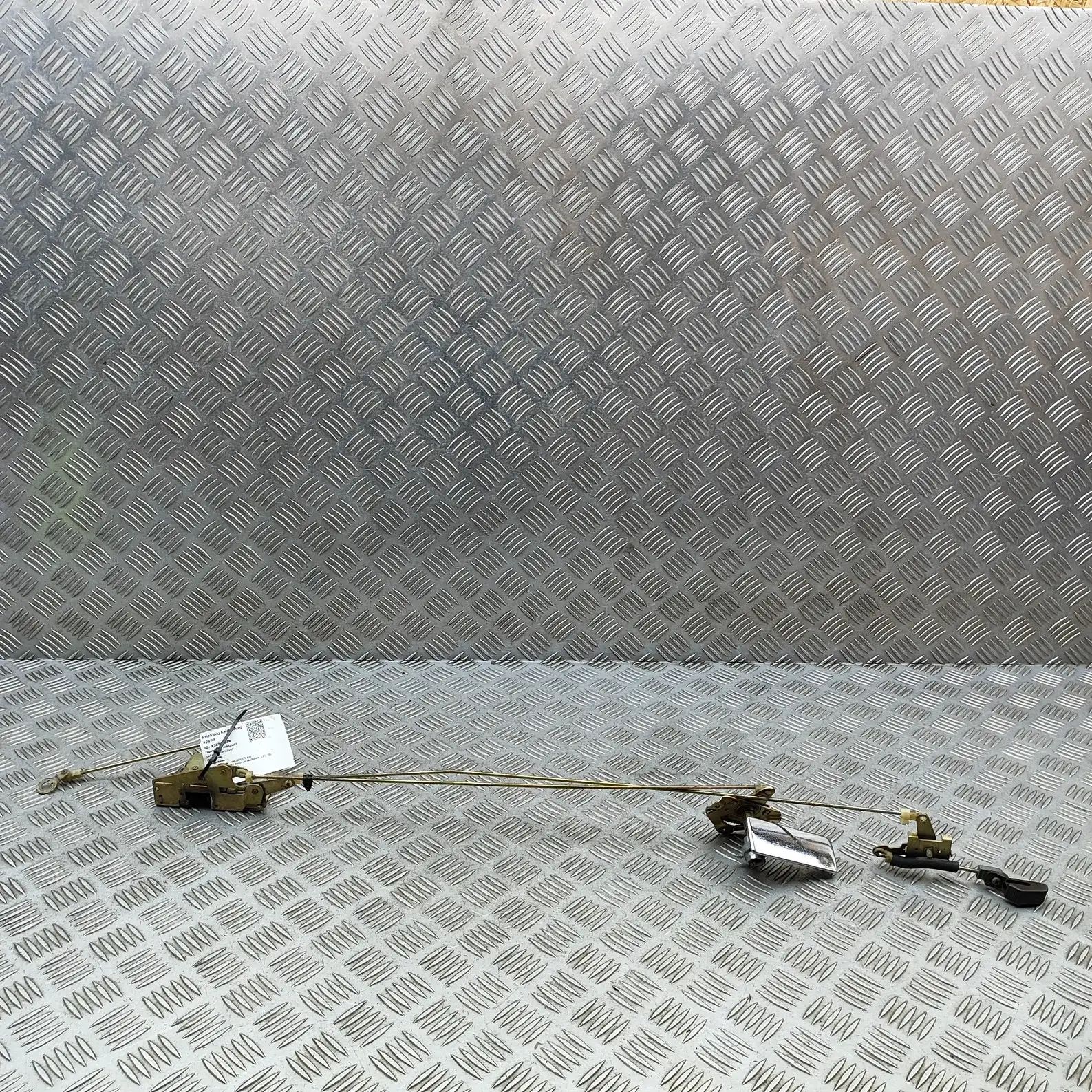 Maserati Biturbo (2, 4, Spyder, Karif) Door lock — front left Door lock — front left — MASERATI 425 (1987-199...