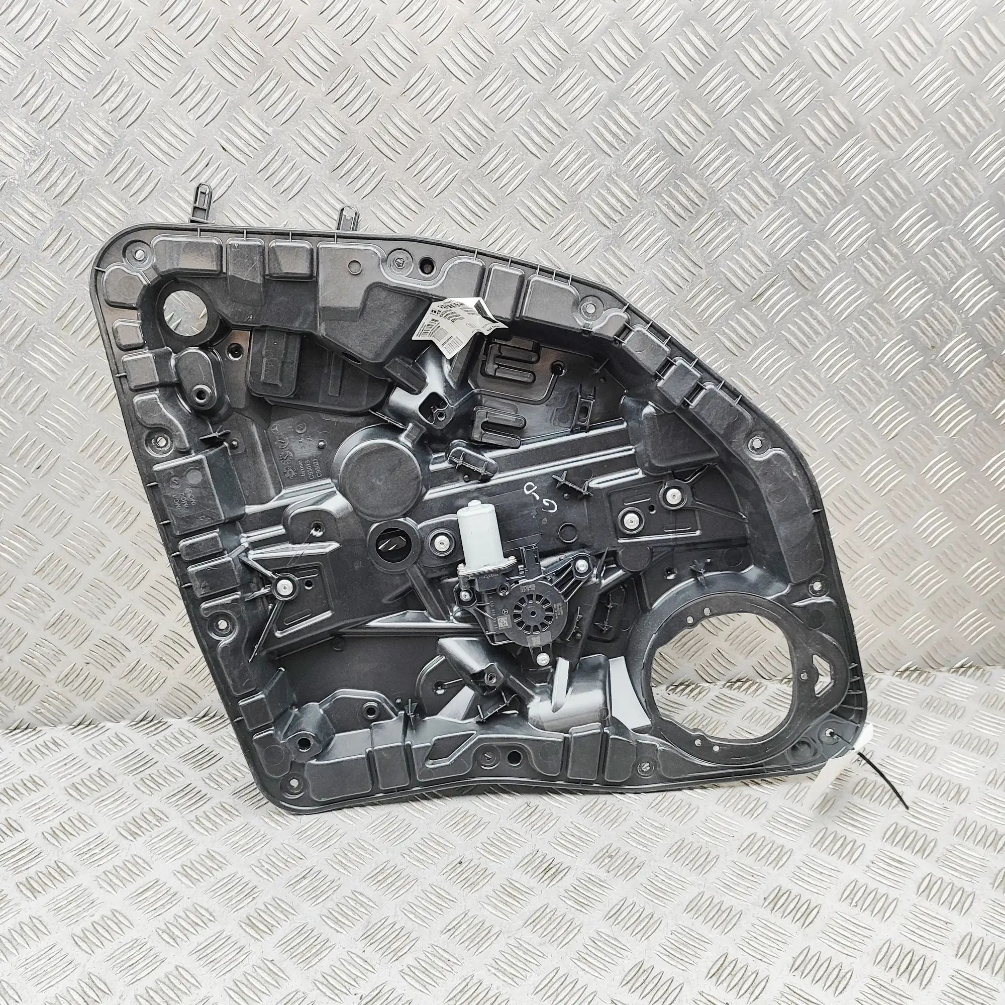 Mercedes-Benz GLA (X156) Rear Right Door Window Regulator Rear Right Door Window Regulator — MERCEDES BEN...