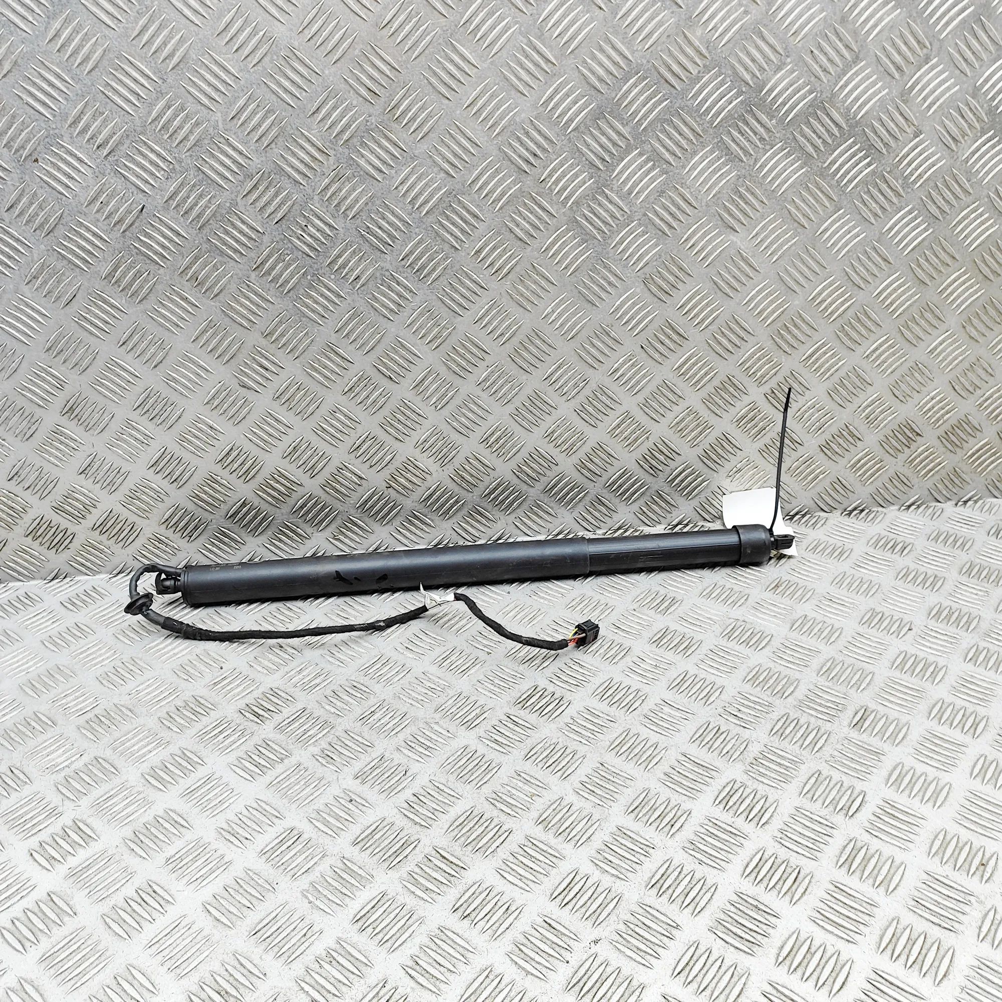 Land Rover Range Rover Evoque Right Side Tailgate Gas Strut Right Side Tailgate Gas Strut — LAND ROVER RANG...