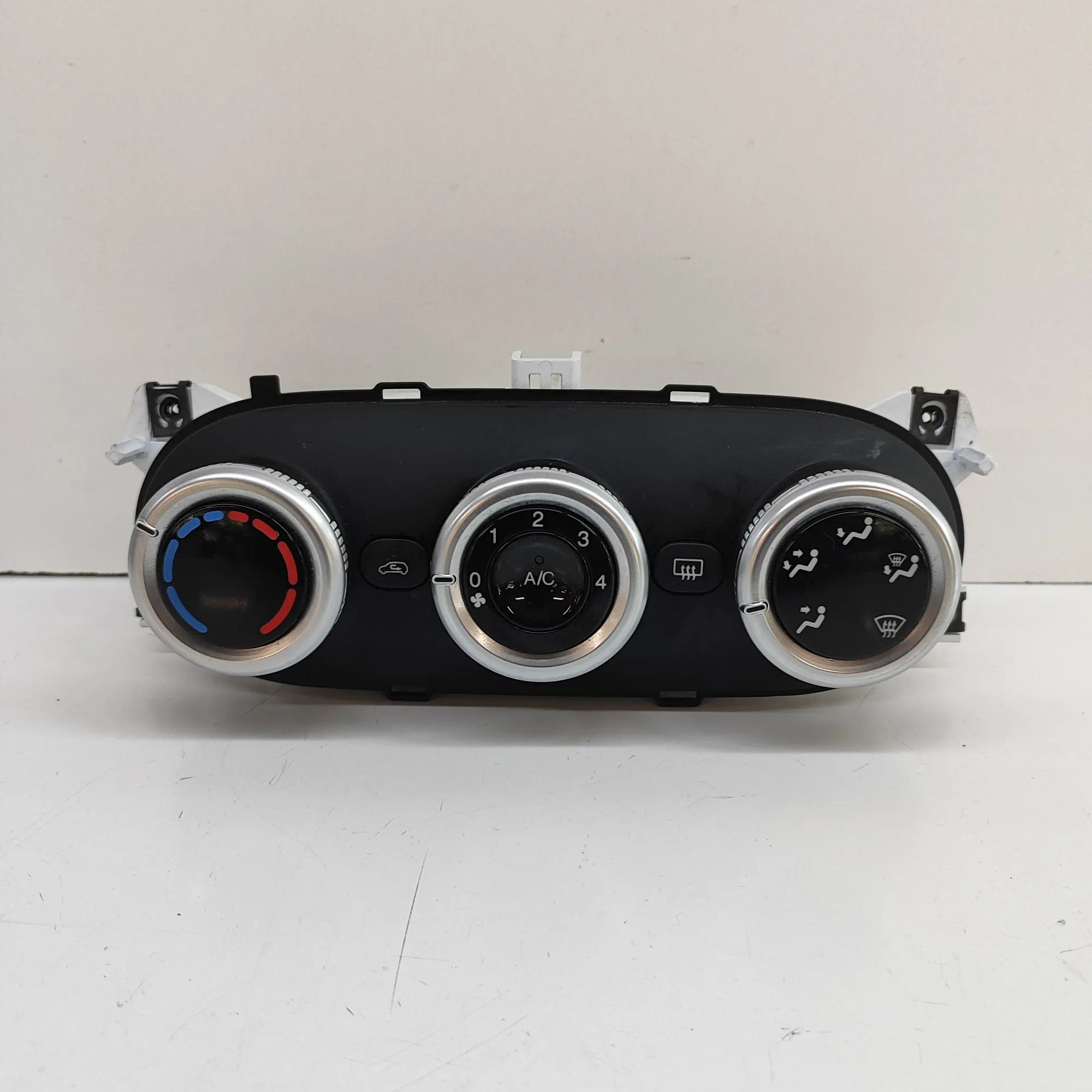 Fiat 500L (351, 352) Climate control unit Climate control unit — FIAT 500L (351_, 352_) (...