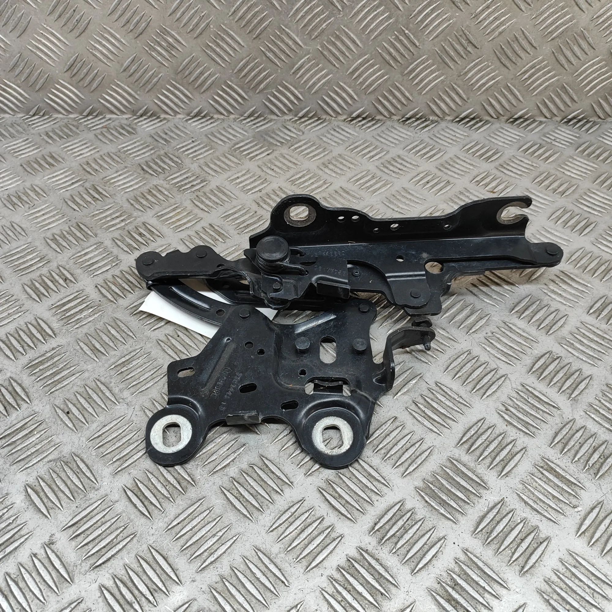 BMW X2 (F39) Bonnet hinge — front left Bonnet hinge — front left — BMW X2 (F39) (2018-...
