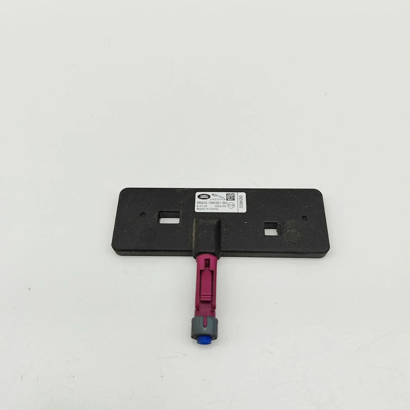 Land Rover Discovery Antenna Amplifier Antenna Amplifier — LAND ROVER DISCOVERY (V L46...