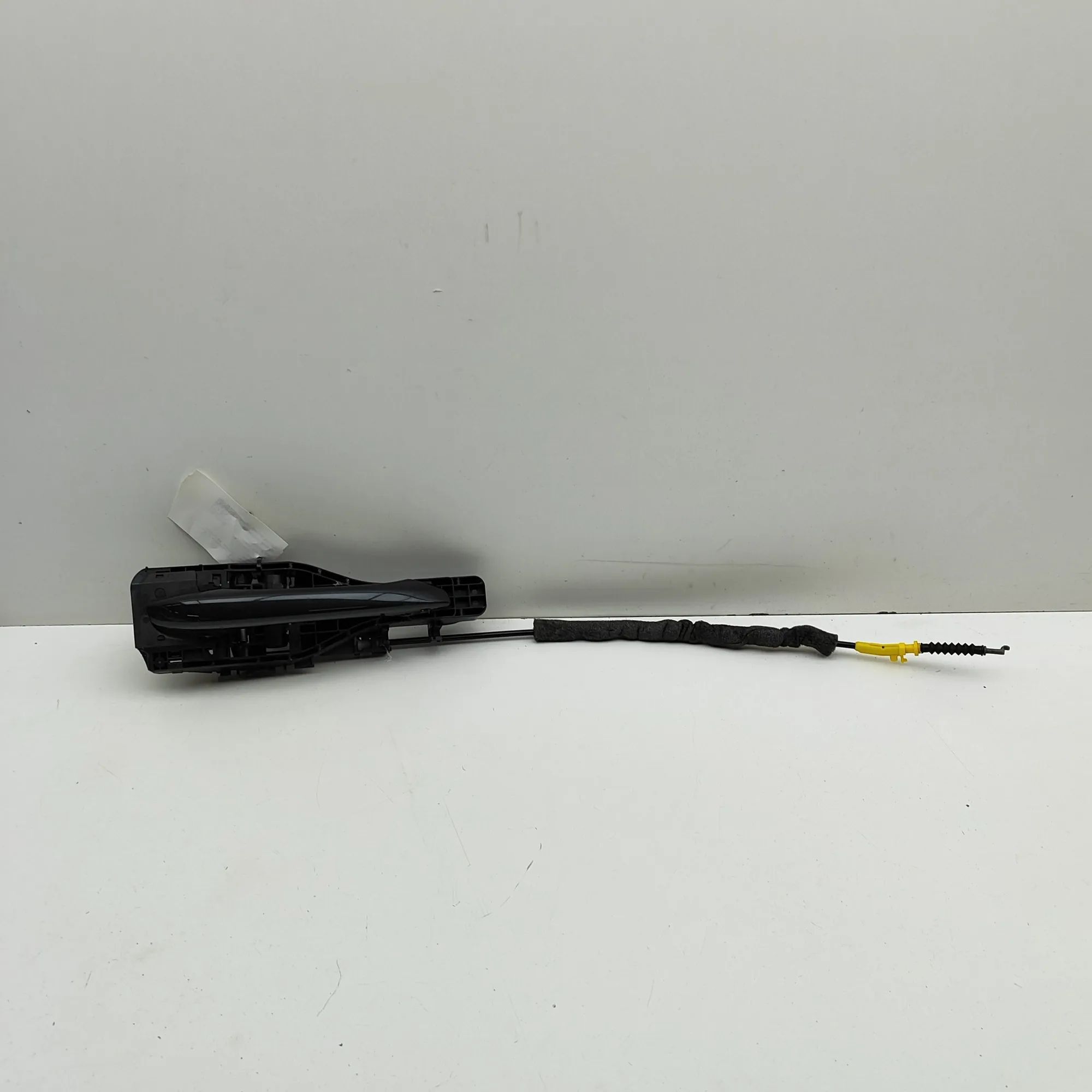 Porsche Macan Exterior door handle — rear right Exterior door handle — rear right — PORSCHE MAC...