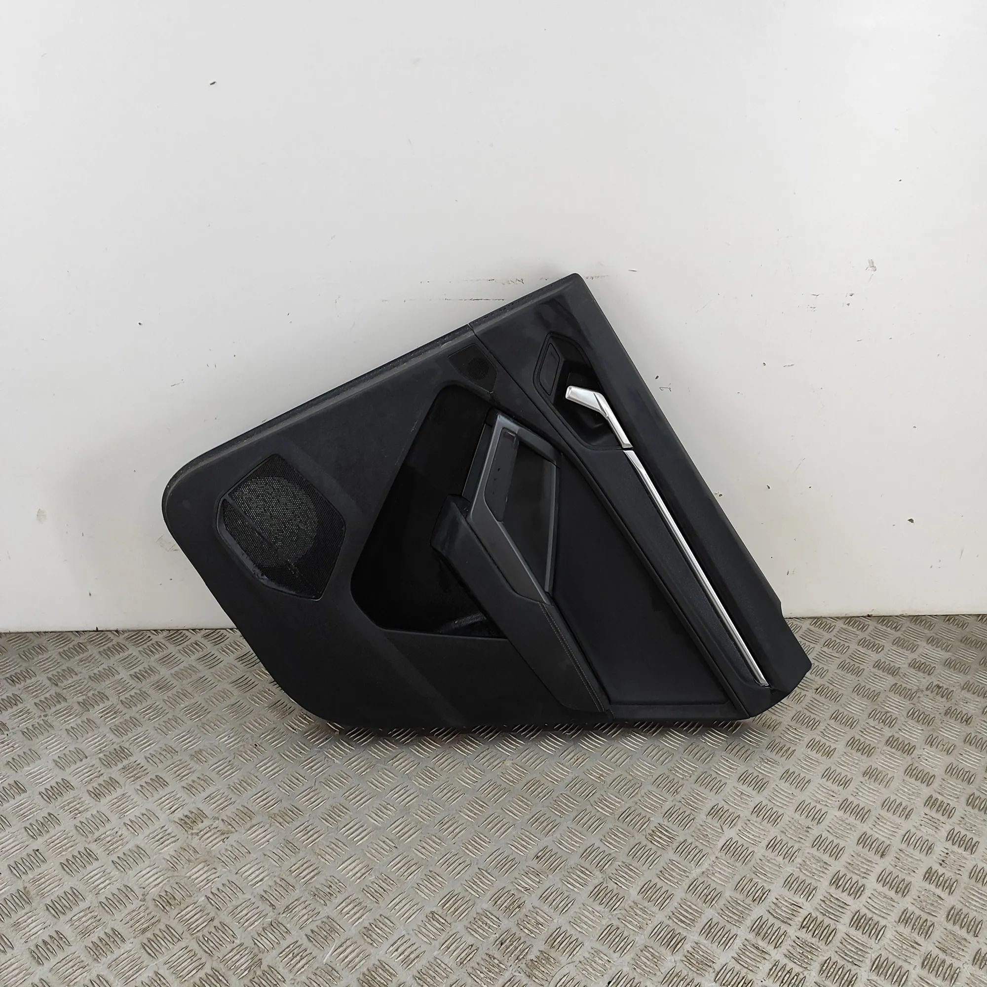 Audi Q3 (F3) Rear Right Door Panel Rear Right Door Panel — AUDI Q3 (Sportback F3N)...