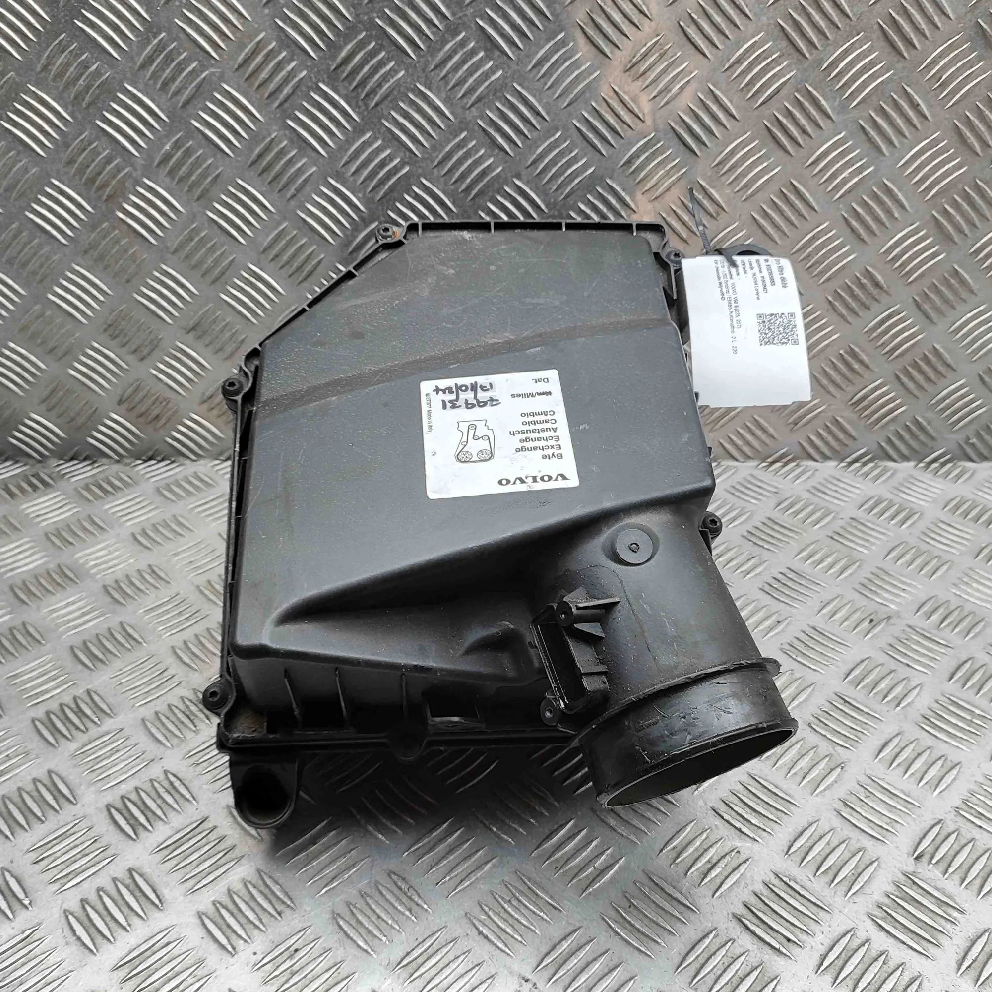Volvo V60 Air filter box  Air Filter Box — VOLVO V60 (II 225, 227) (2018-...