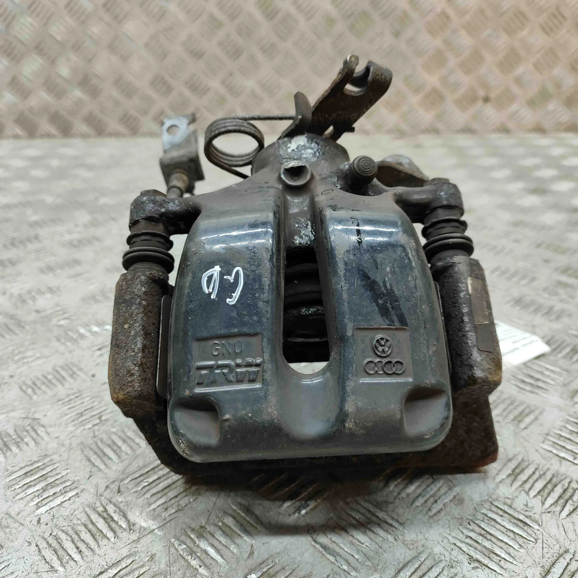 Volkswagen Phaeton Brake caliper — rear right Brake caliper — rear right — VW PHAETON (3D_) (...