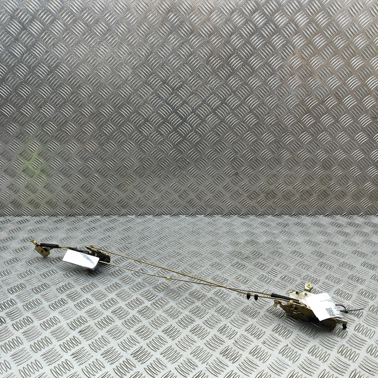Maserati Biturbo (2, 4, Spyder, Karif) Door lock — rear right Door lock — rear right — MASERATI 425 (1987-199...