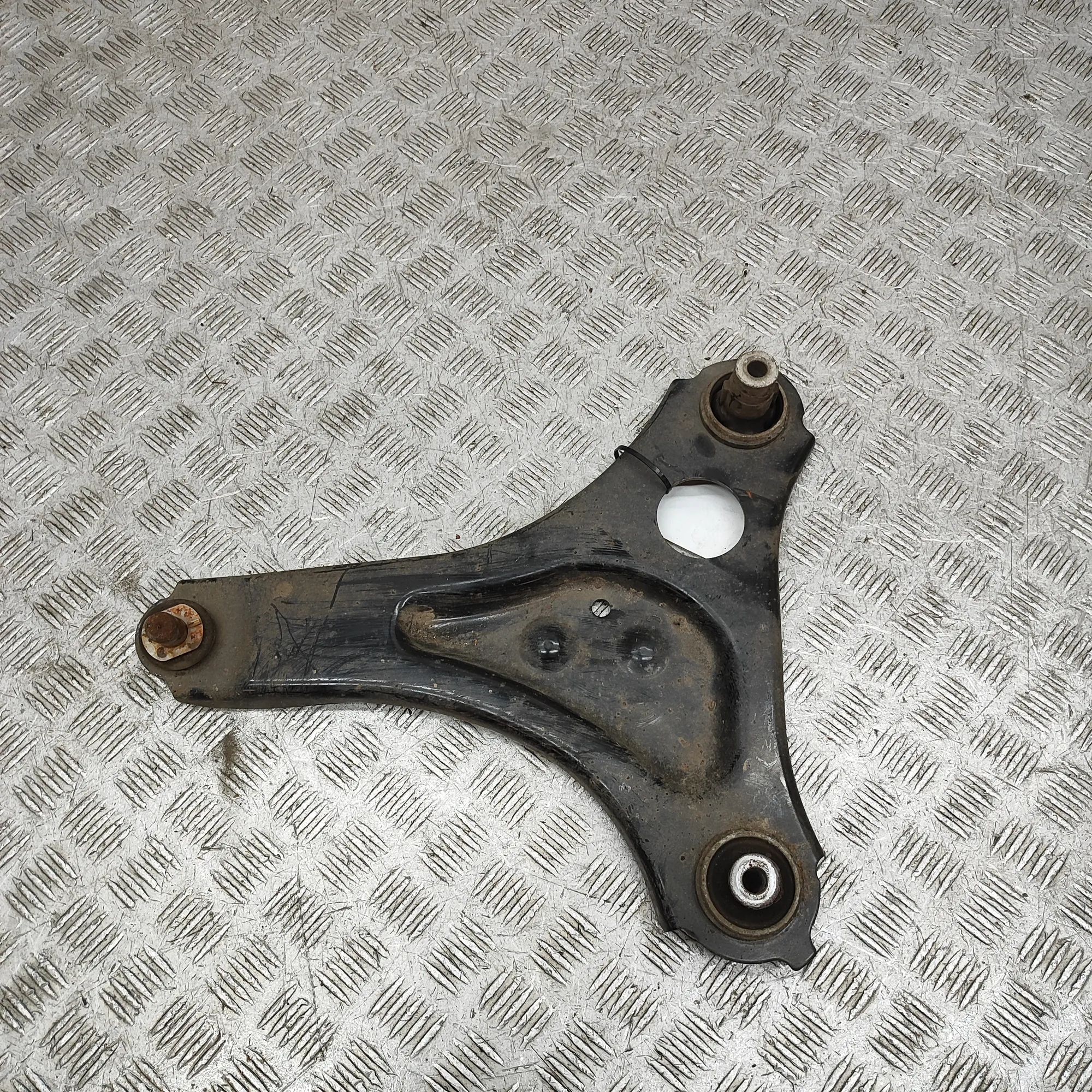 Smart ForTwo Front Left Lower Control Arm Front Left Lower Control Arm — SMART FORTWO (Co...
