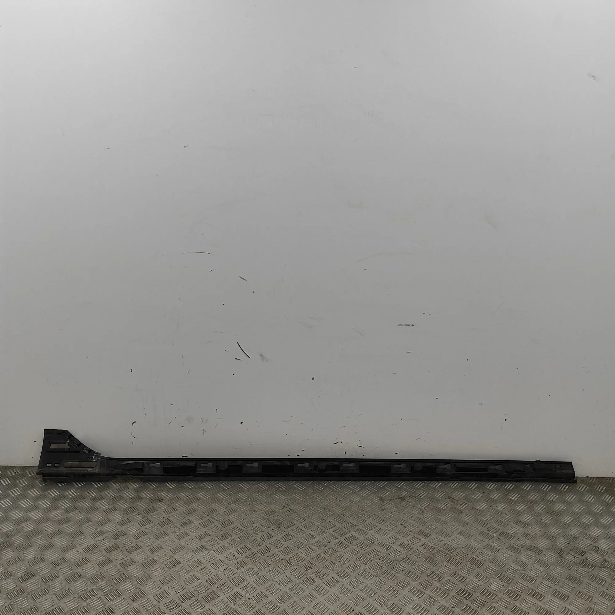 Volkswagen Golf 8 Side skirt bracket Side skirt bracket — VW GOLF (VIII CD1) (2020-....